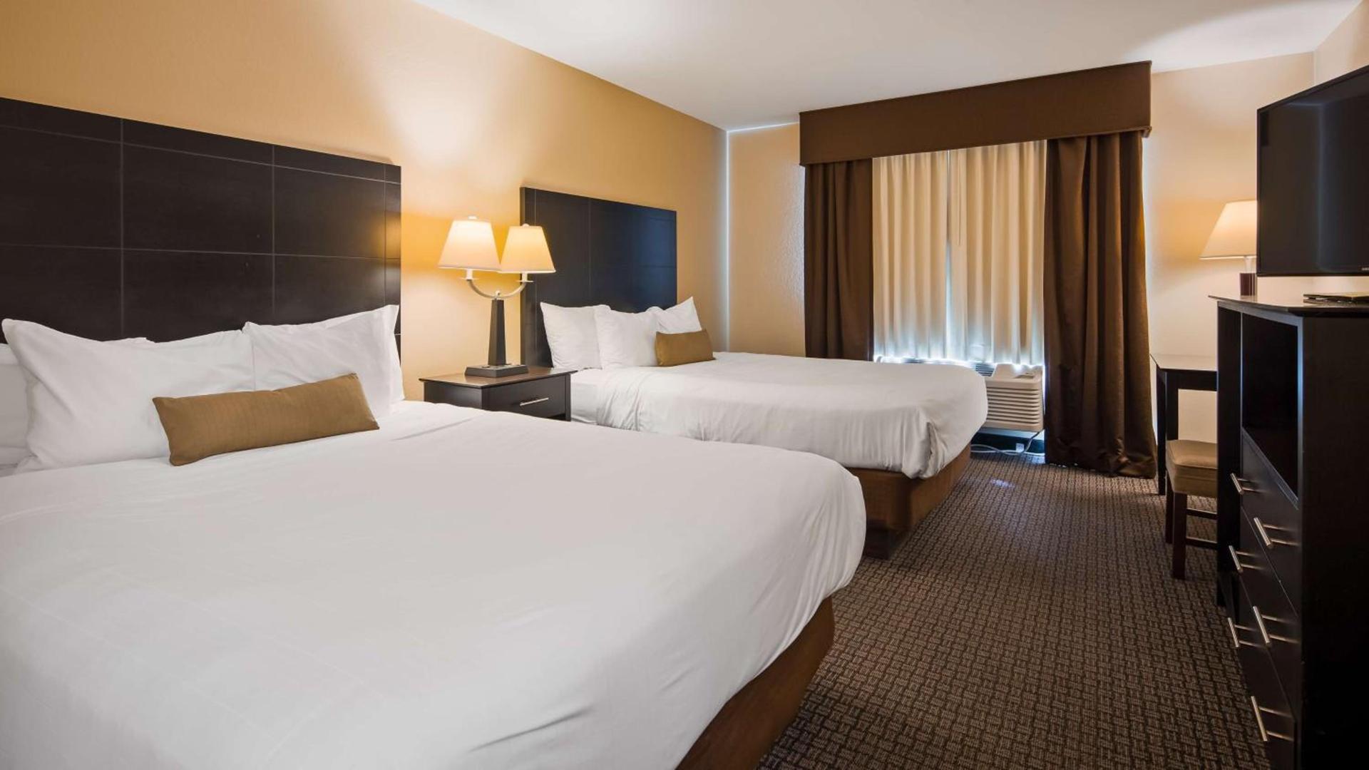 Best Western Lakewinds photo 25