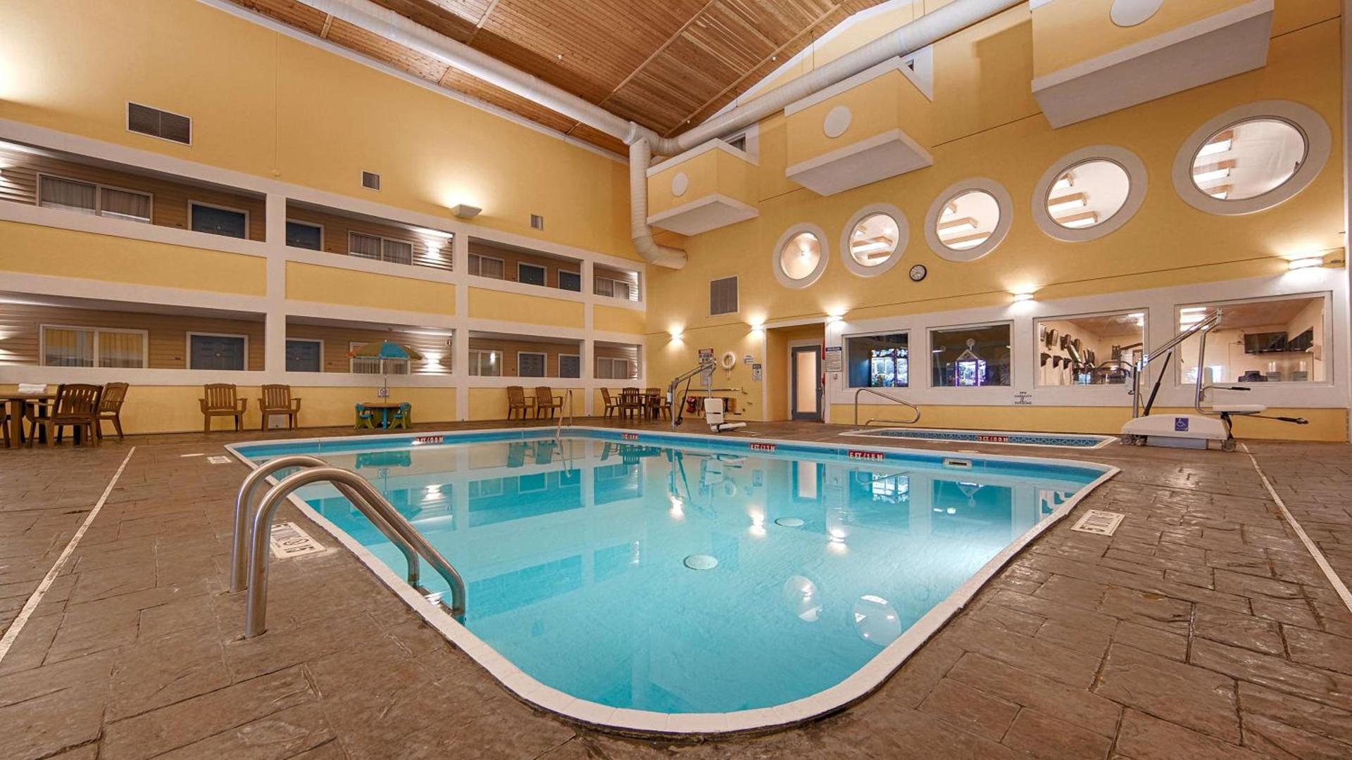 Best Western Lakewinds photo 7