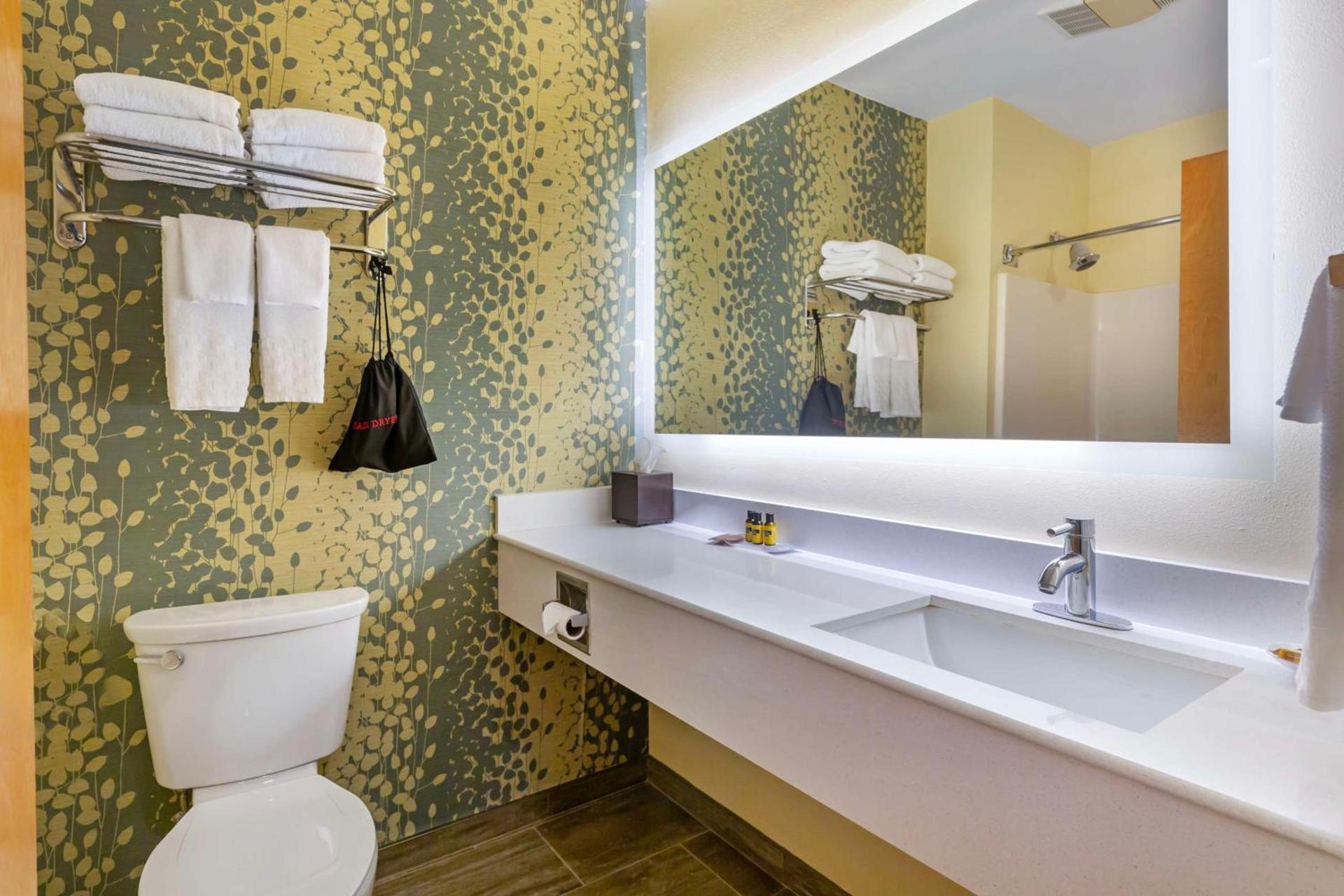 Best Western Plus Cold Spring photo 14