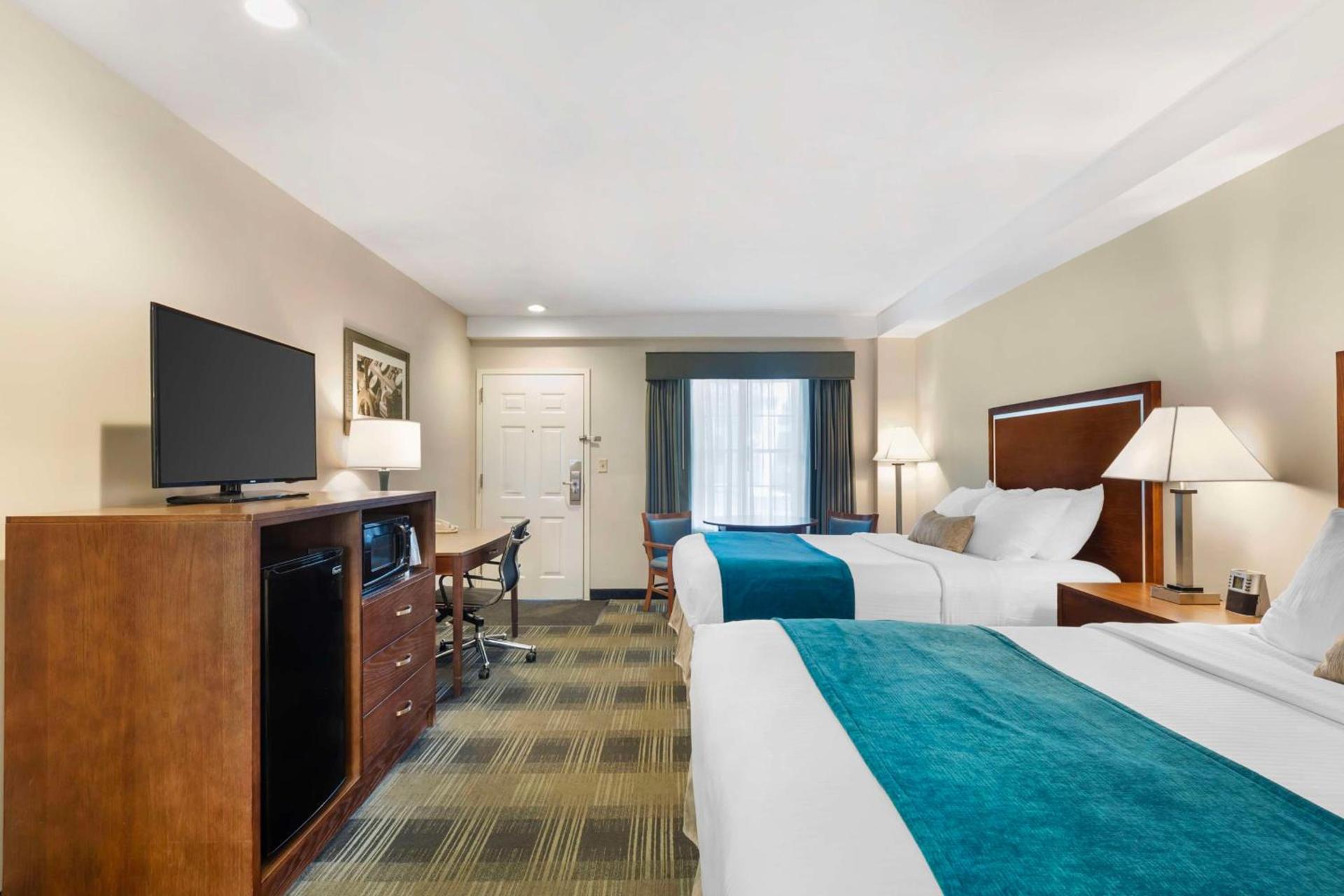 Best Western Plus Cold Spring photo 13
