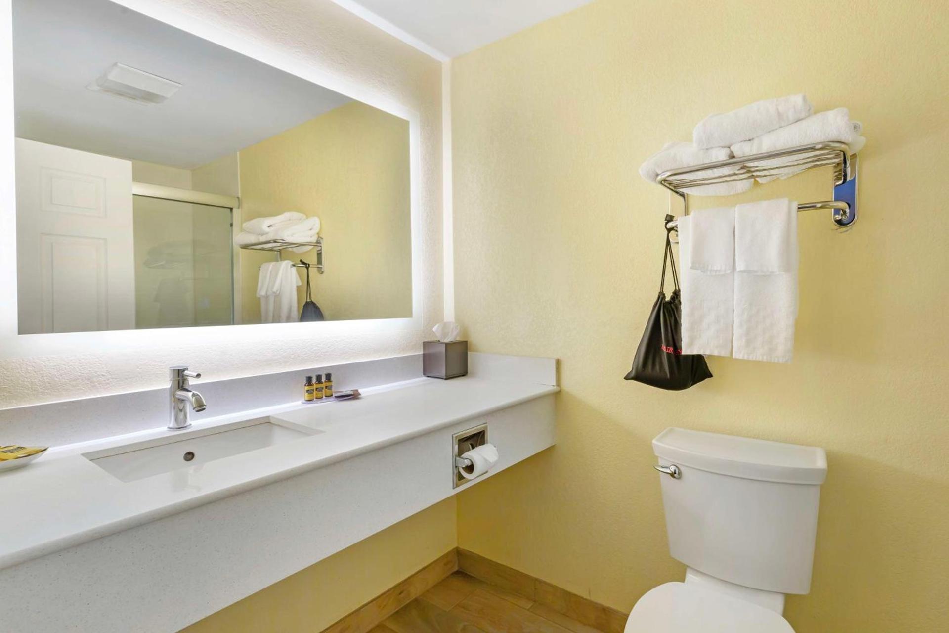 Best Western Plus Cold Spring photo 25