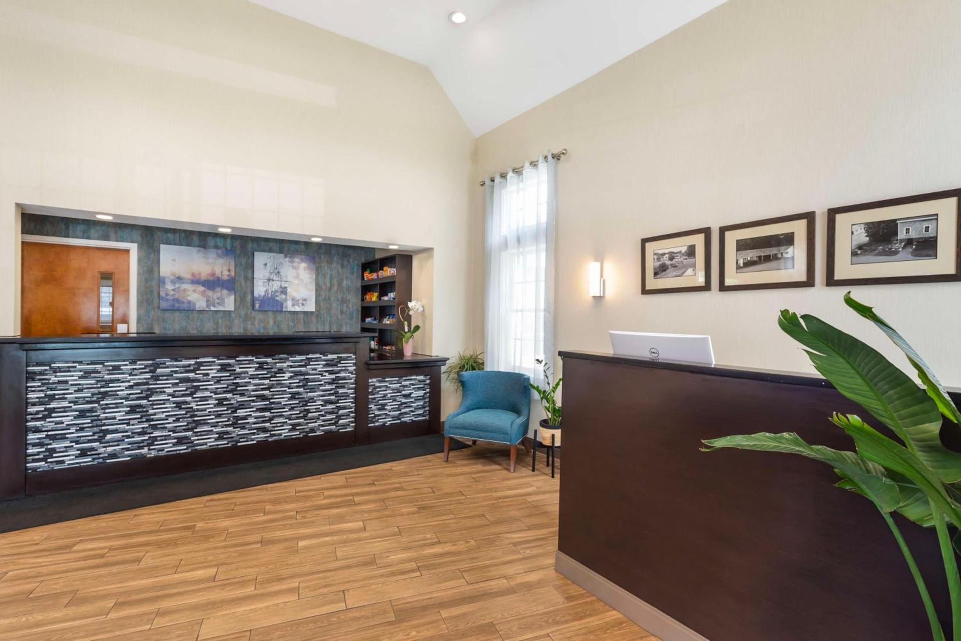 Best Western Plus Cold Spring photo 26