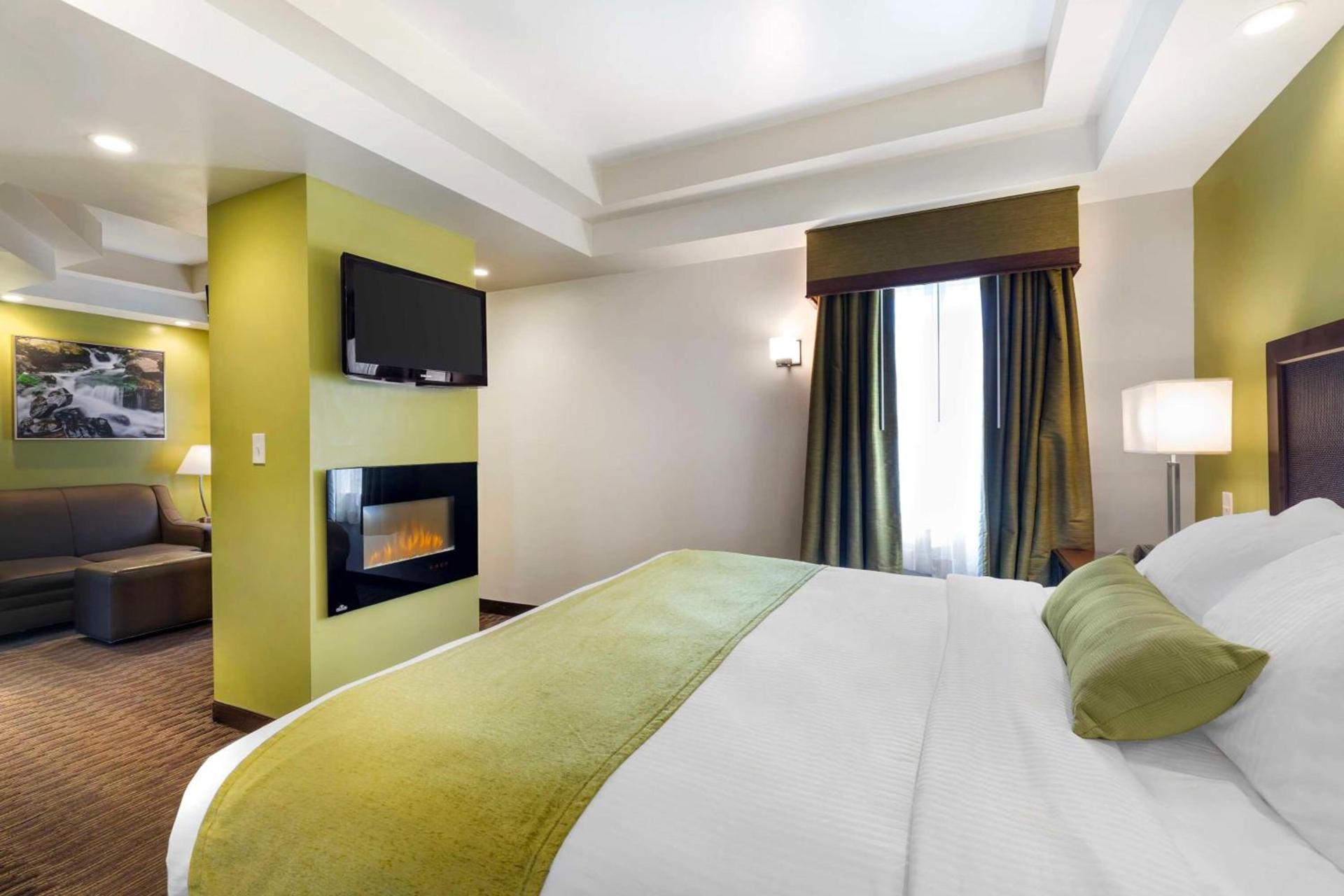 Best Western Plus Cold Spring photo 29