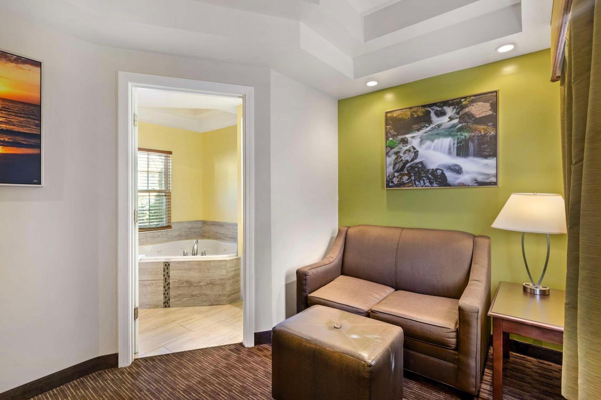 Best Western Plus Cold Spring photo 31