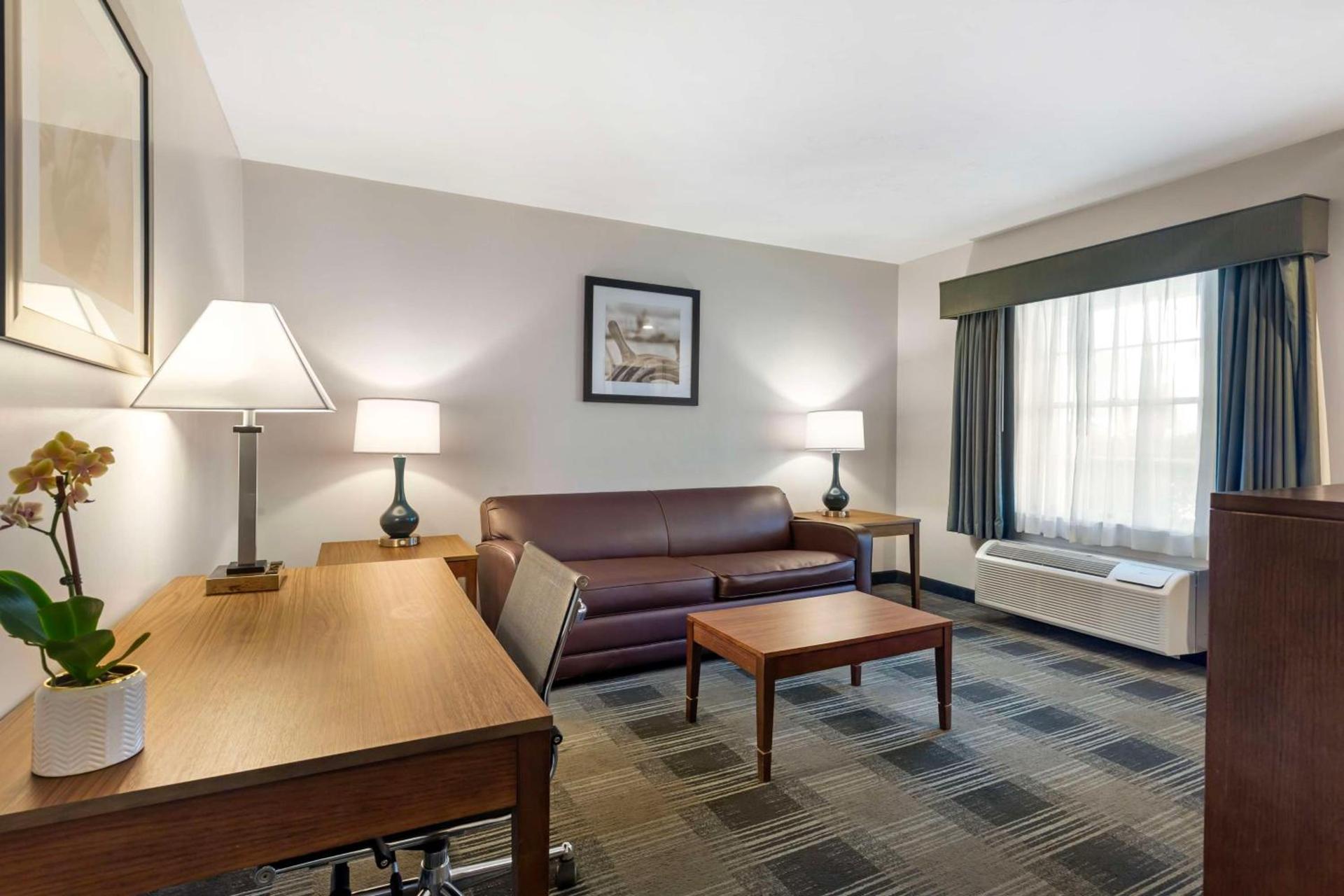 Best Western Plus Cold Spring photo 35