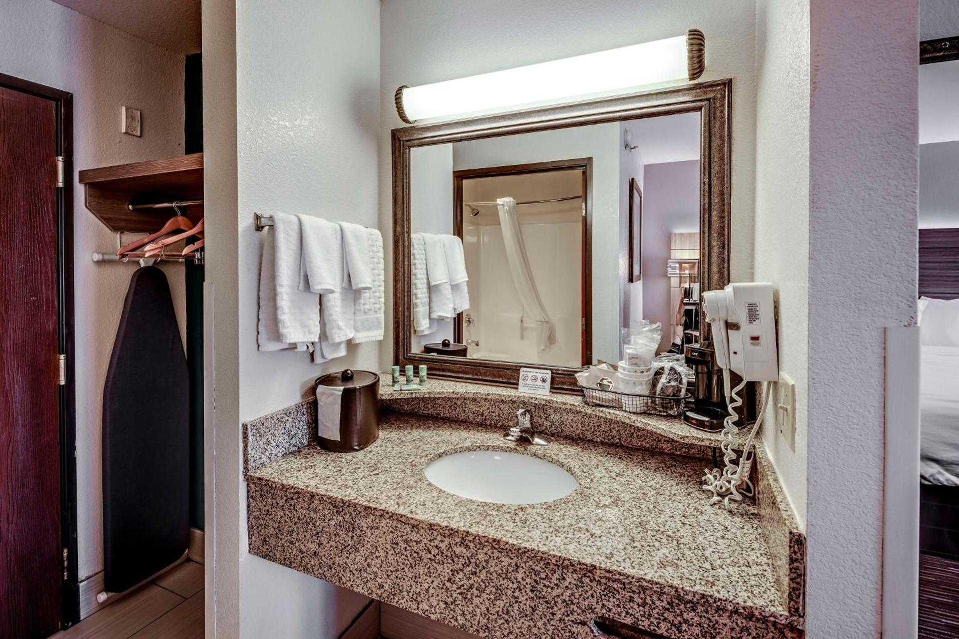 Best Western Columbus Airport photo 22