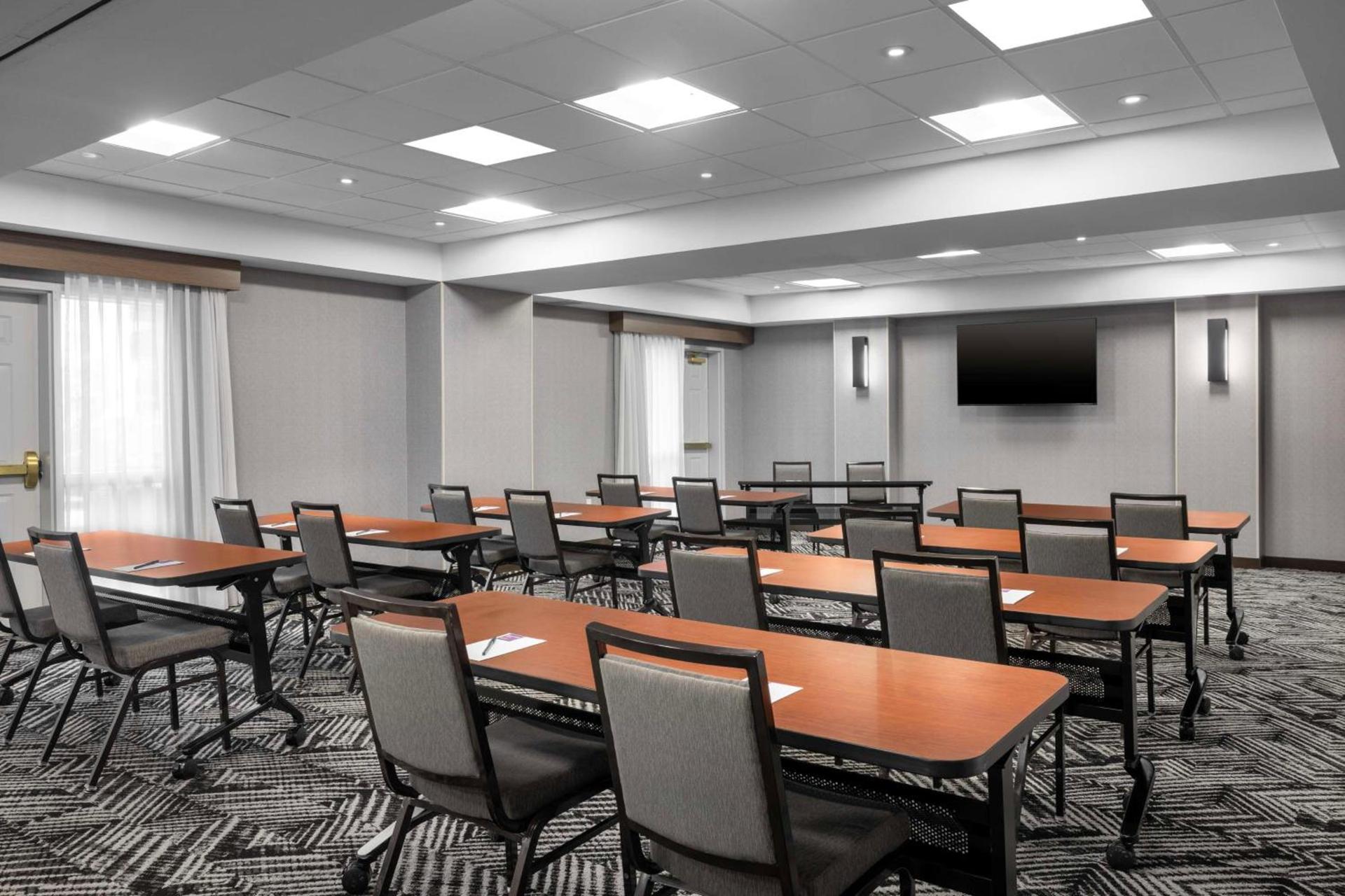Hyatt Place Dallas North by the Galleria photo 2