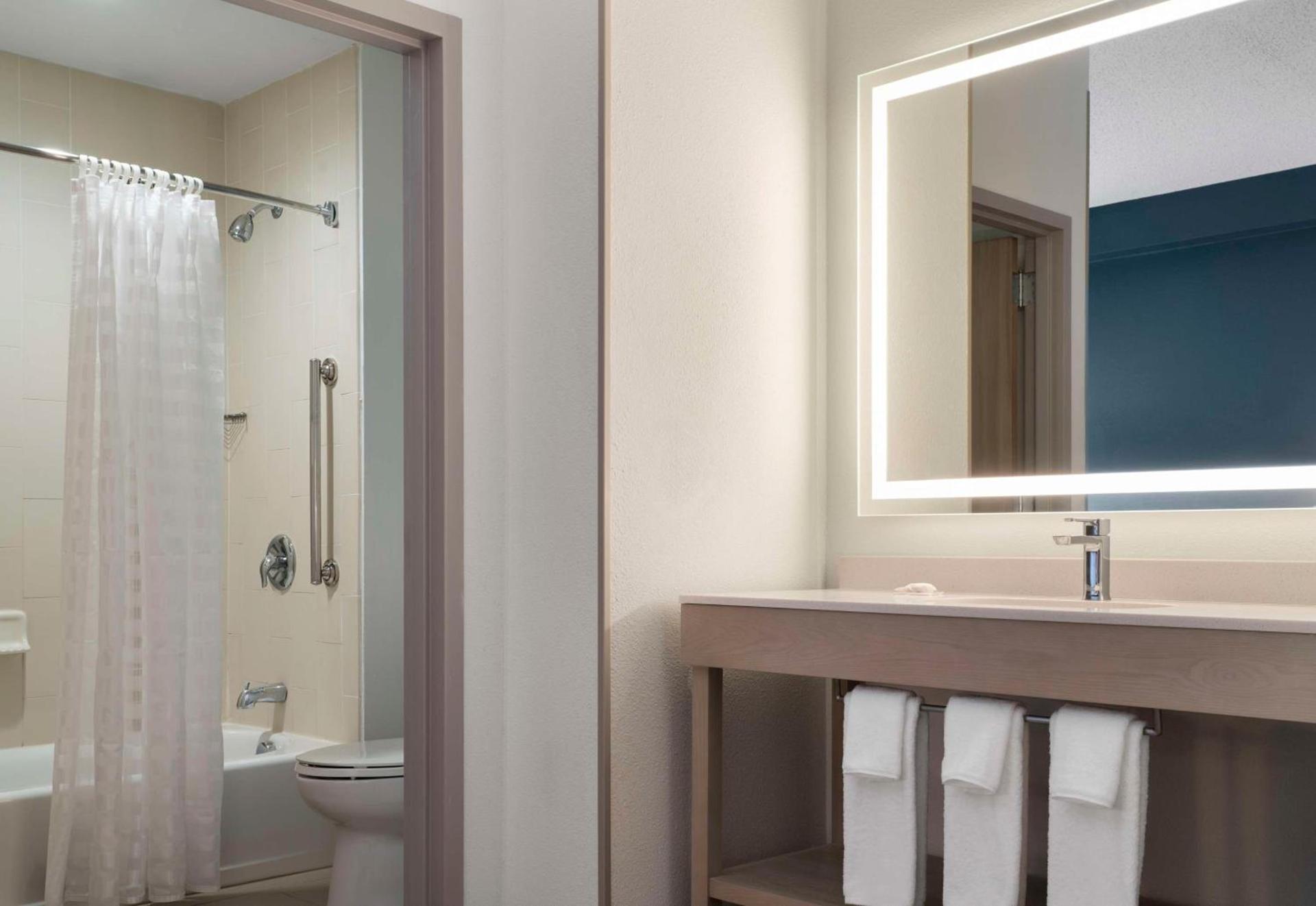 Hyatt Place Secaucus Meadowlands photo 19