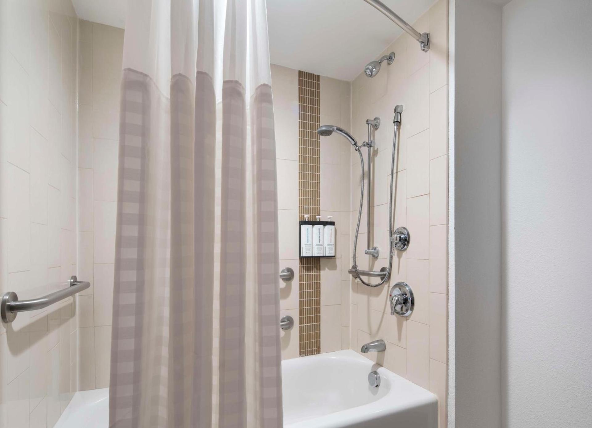 Hyatt Place Secaucus Meadowlands photo 24