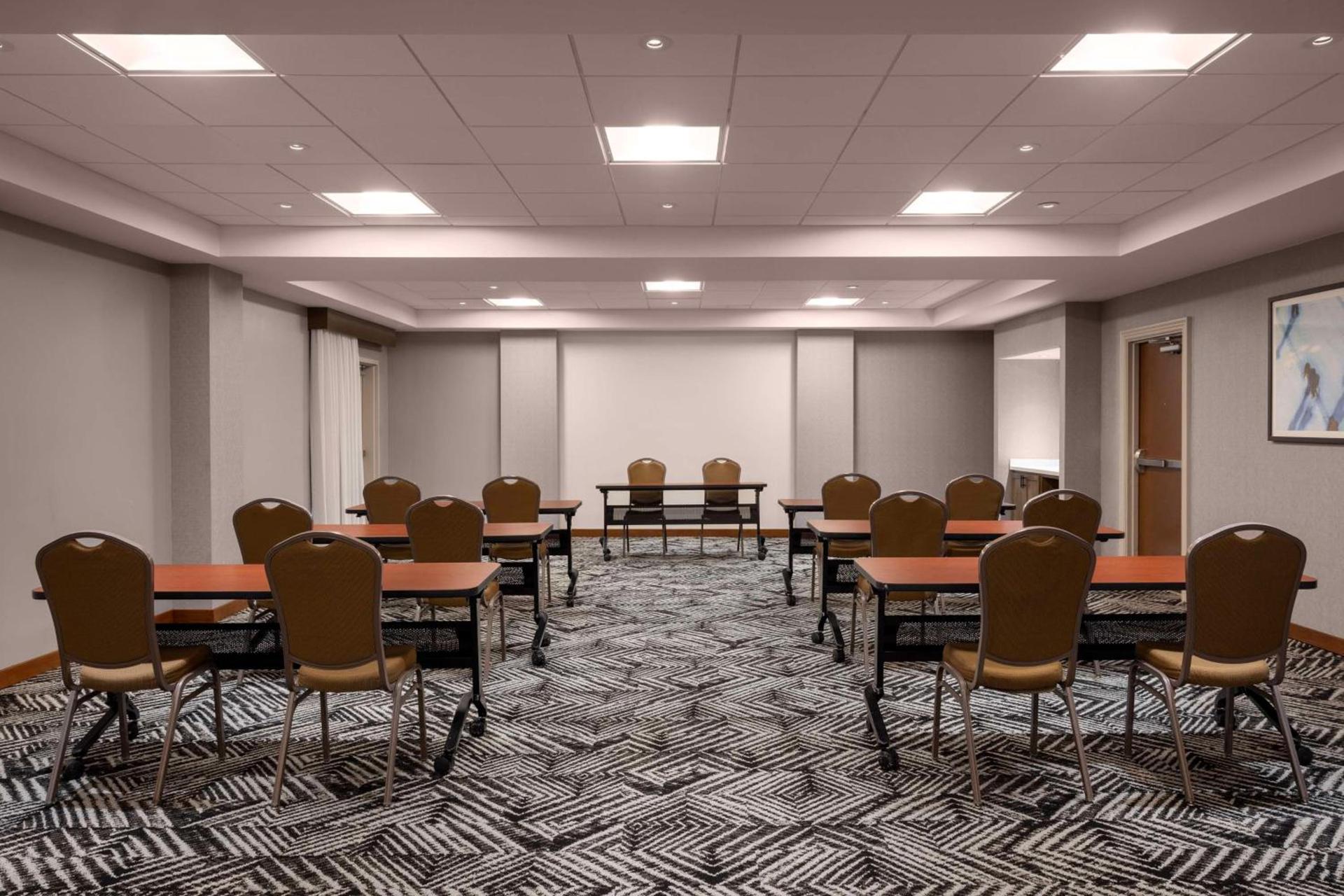 Hyatt Place Sterling Dulles Airport North photo 3