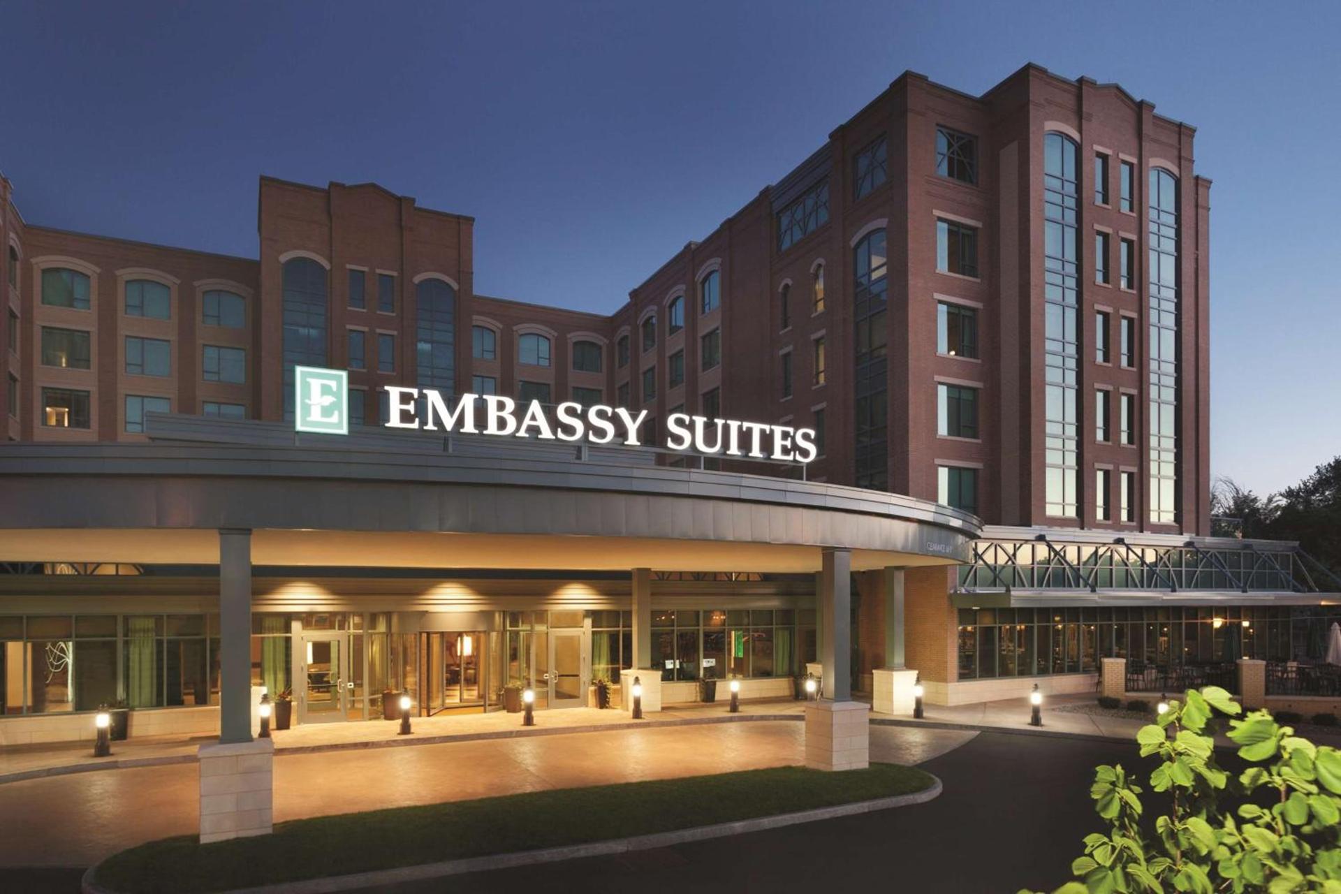 Embassy Suites Saratoga Springs photo 2