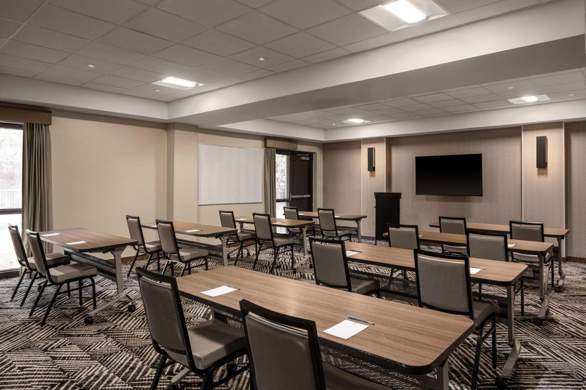 Hyatt Place Atlanta Airport South photo 25