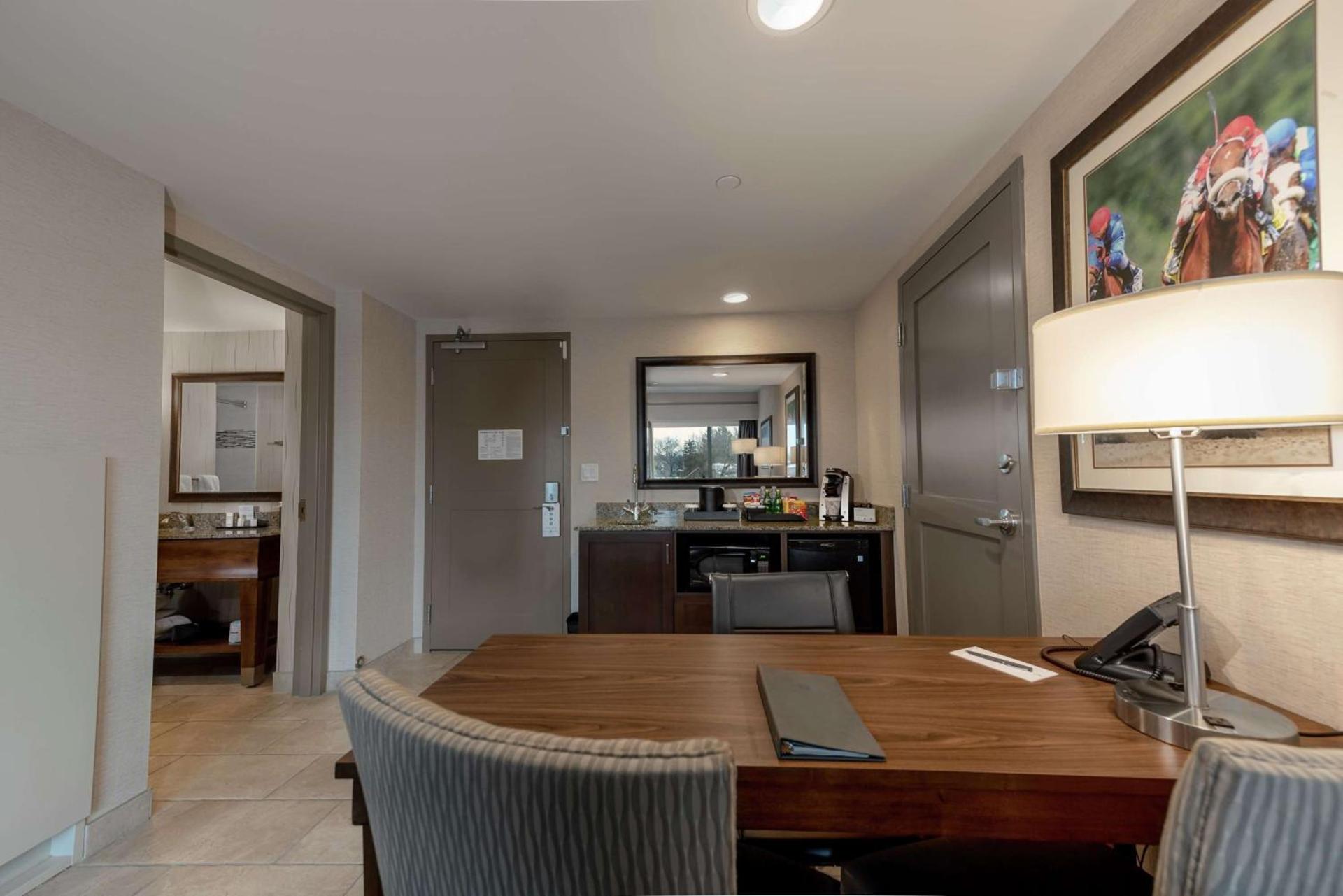 Embassy Suites Saratoga Springs photo 16