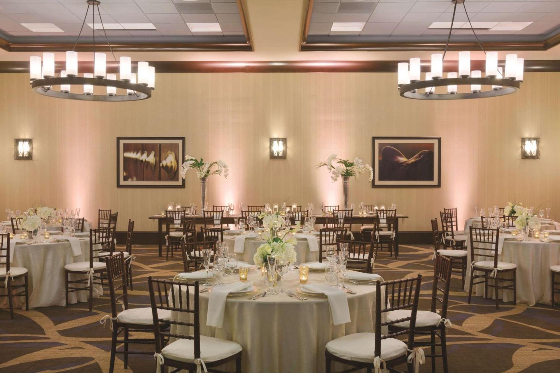 Embassy Suites Saratoga Springs photo 33