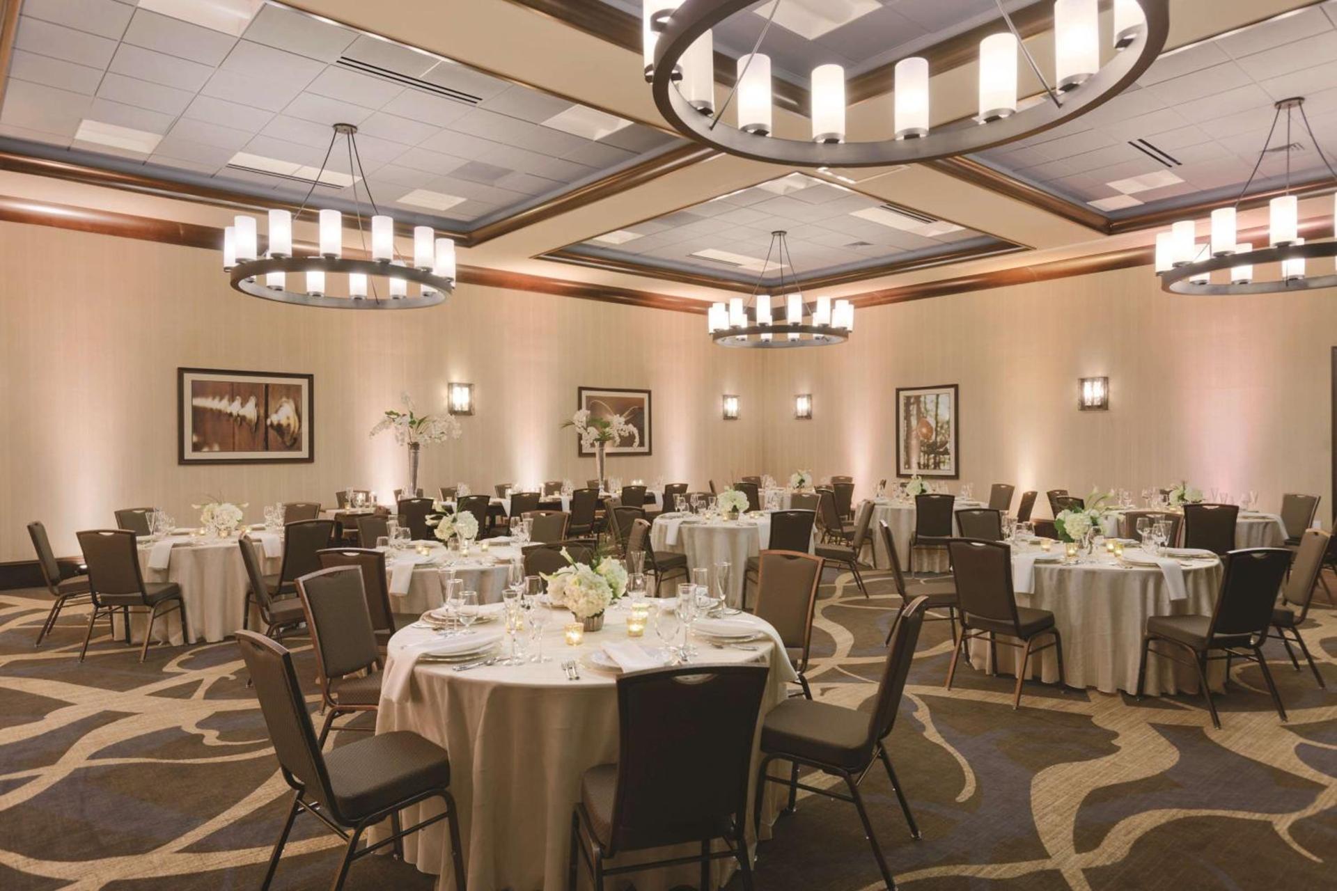 Embassy Suites Saratoga Springs photo 34