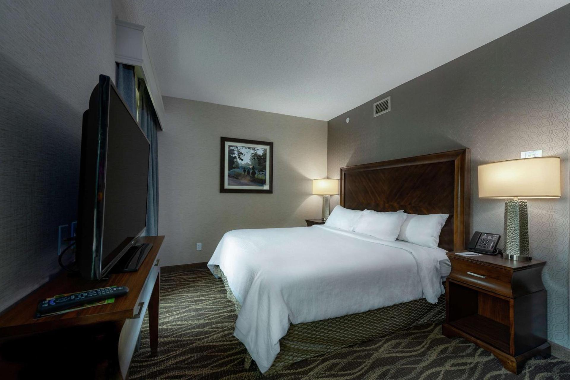 Embassy Suites Saratoga Springs photo 36