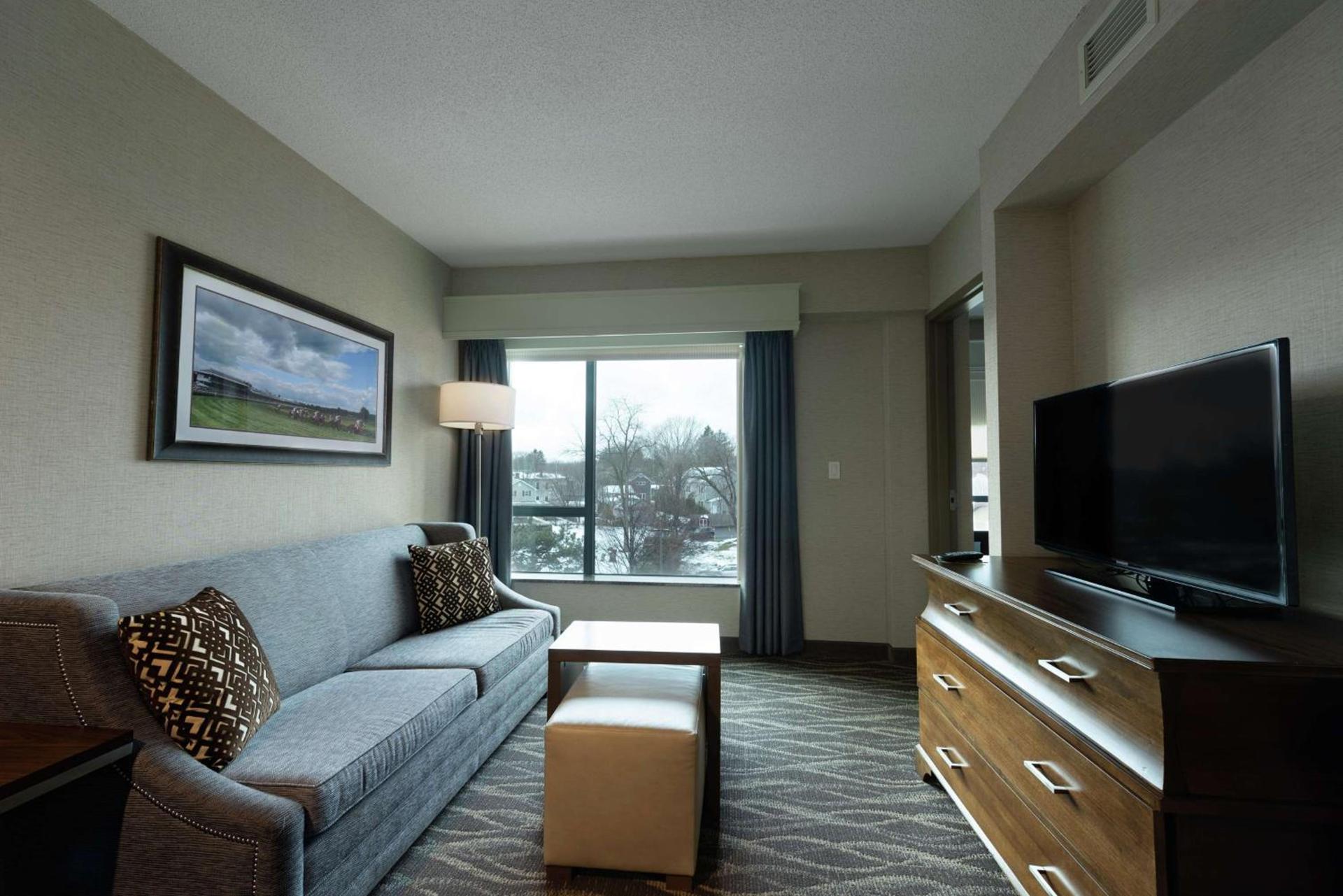 Embassy Suites Saratoga Springs photo 37