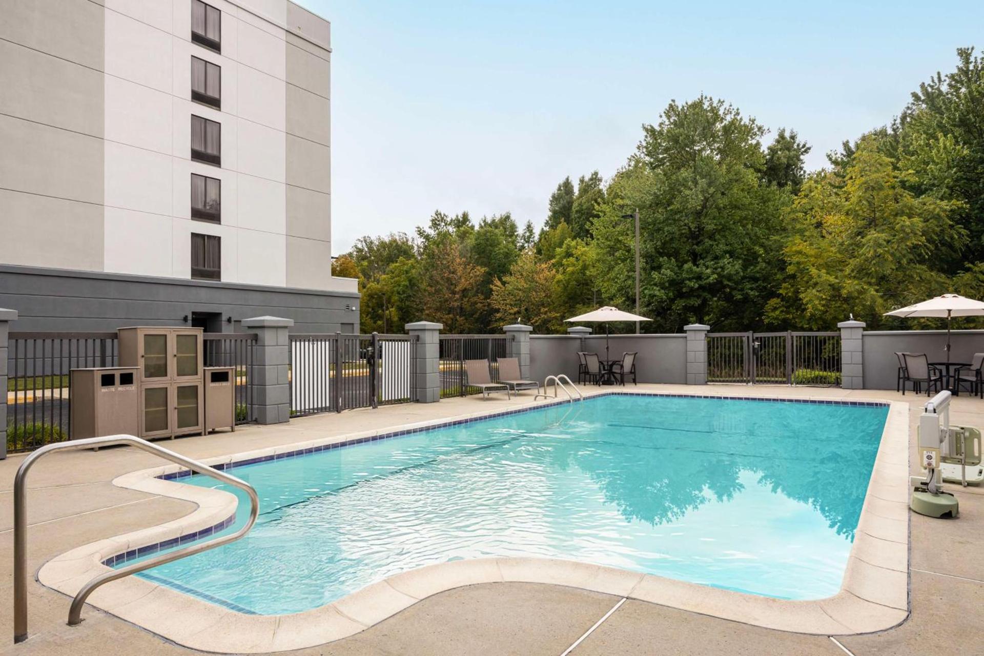 Hyatt Place Mt. Laurel photo 2