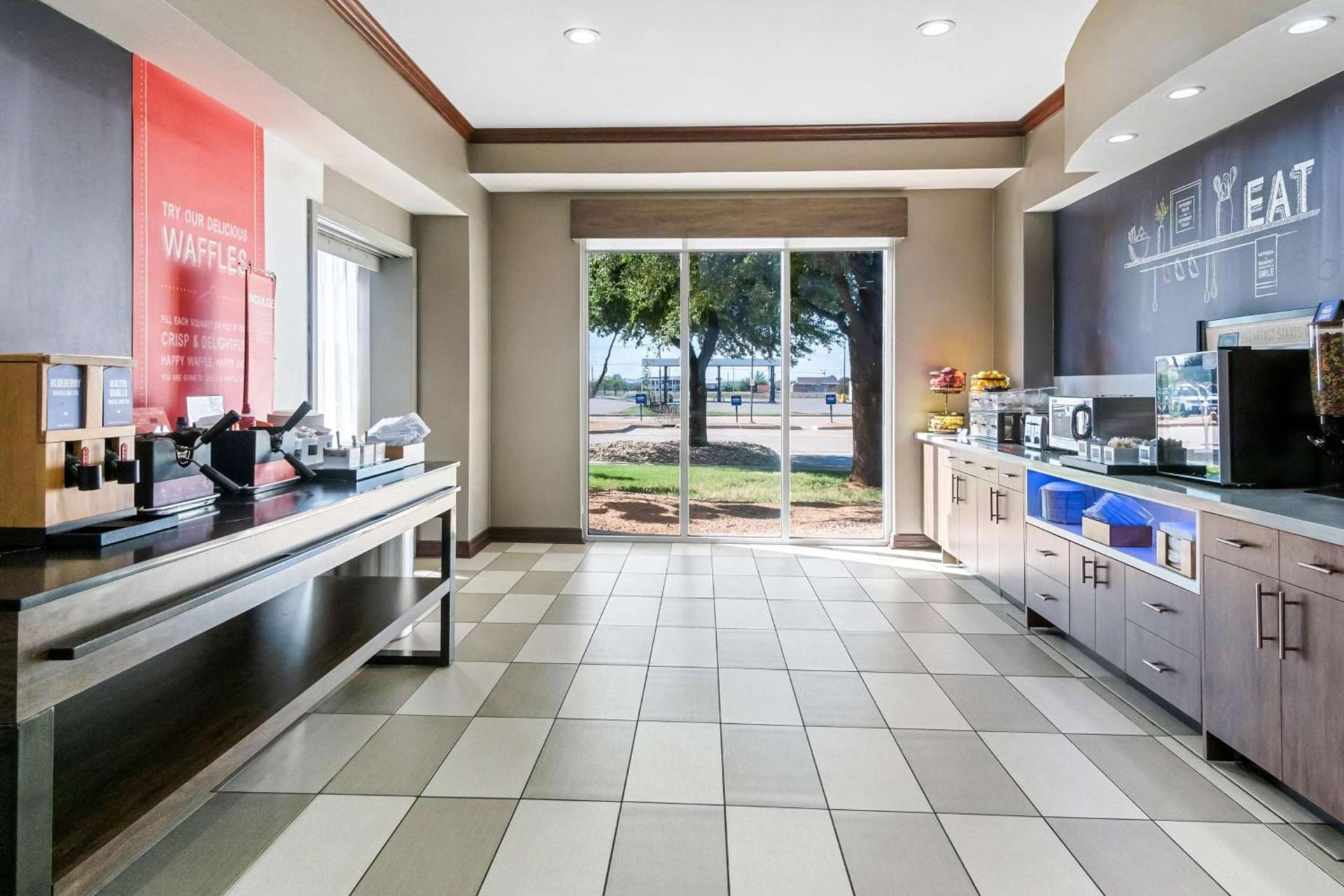 Hampton Inn & Suites Abilene I-20 photo 11