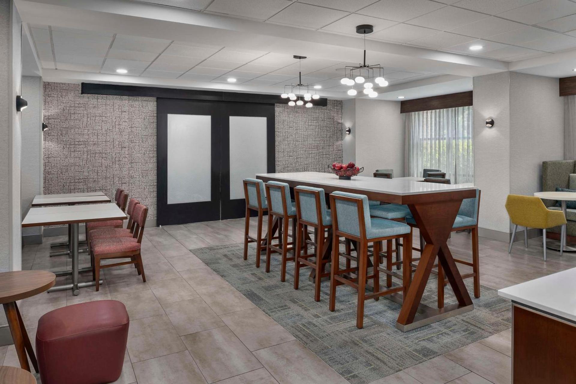 Hampton Inn Birmingham I-65/Lakeshore Drive photo 13