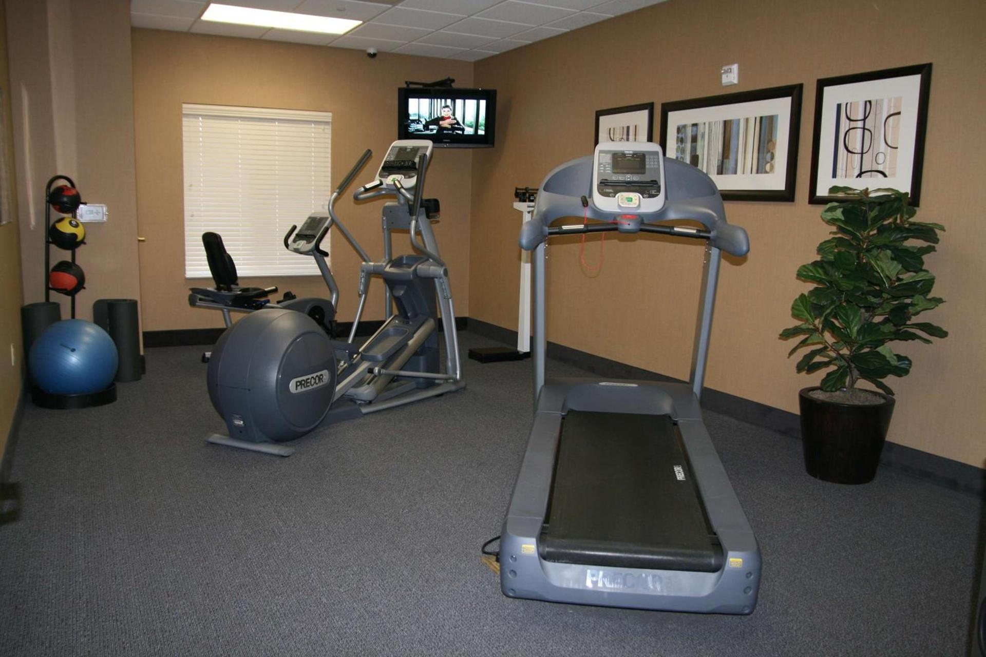 Hampton Inn and Suites Barstow photo 4