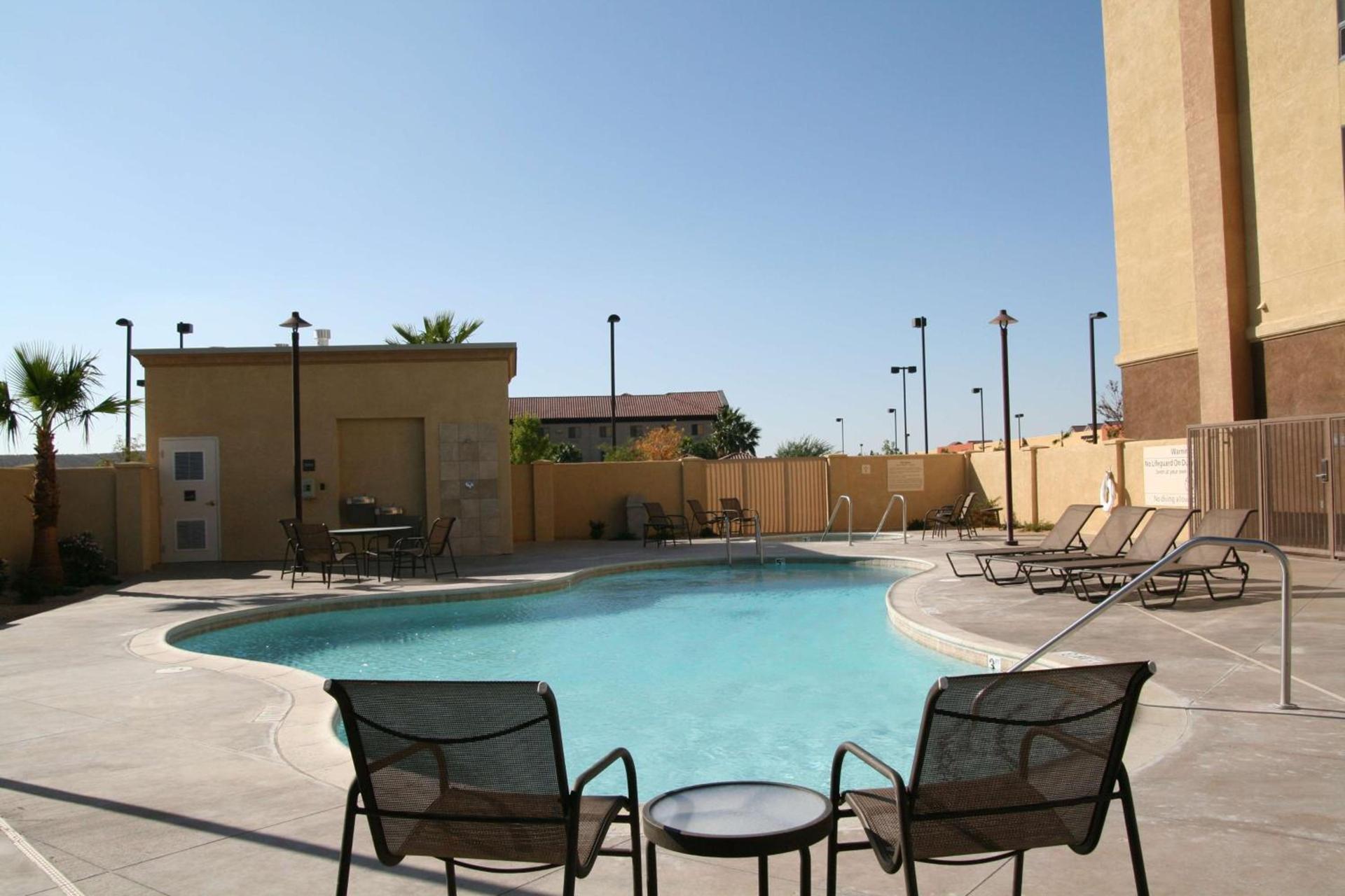 Hampton Inn and Suites Barstow photo 3