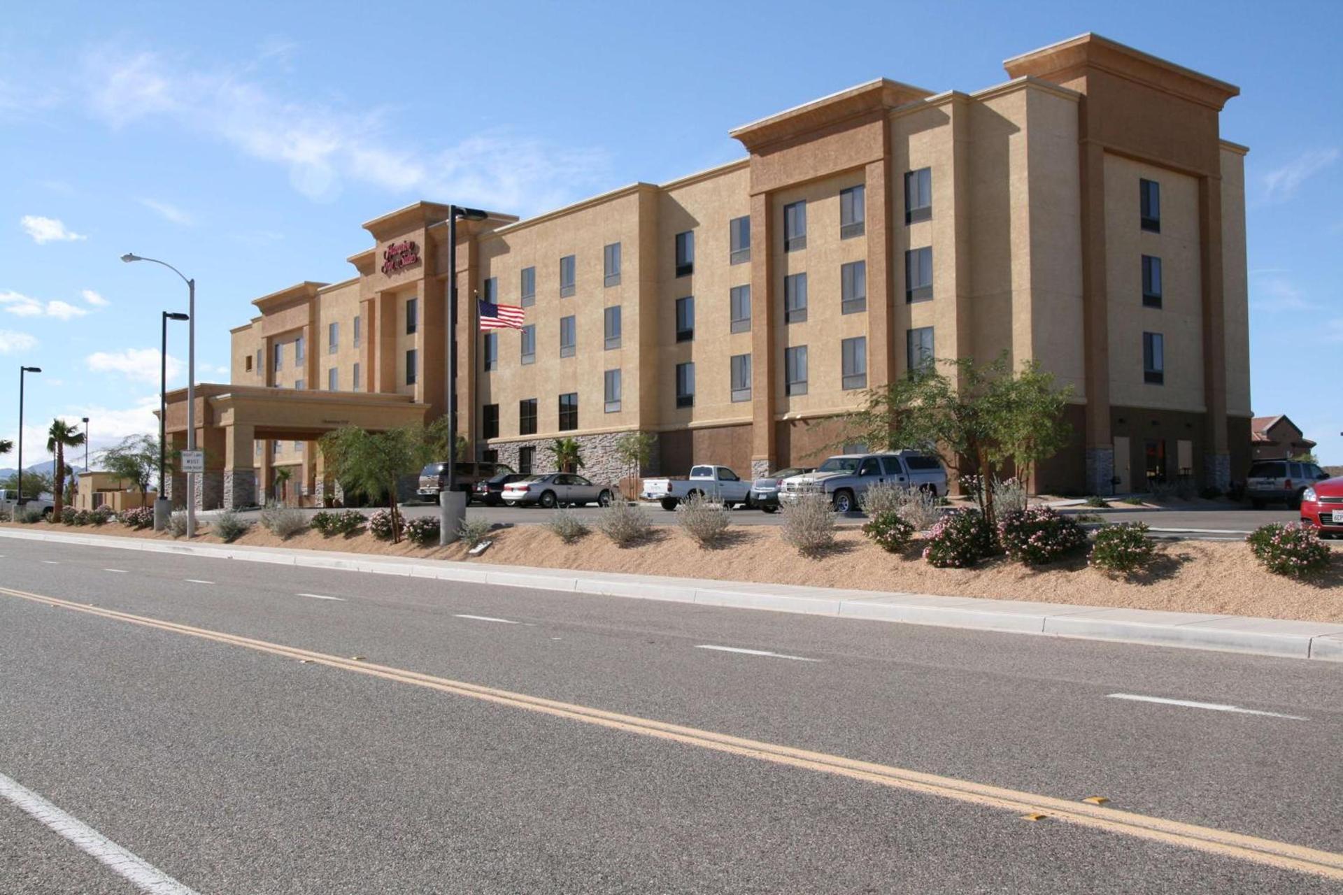 Hampton Inn and Suites Barstow photo 2