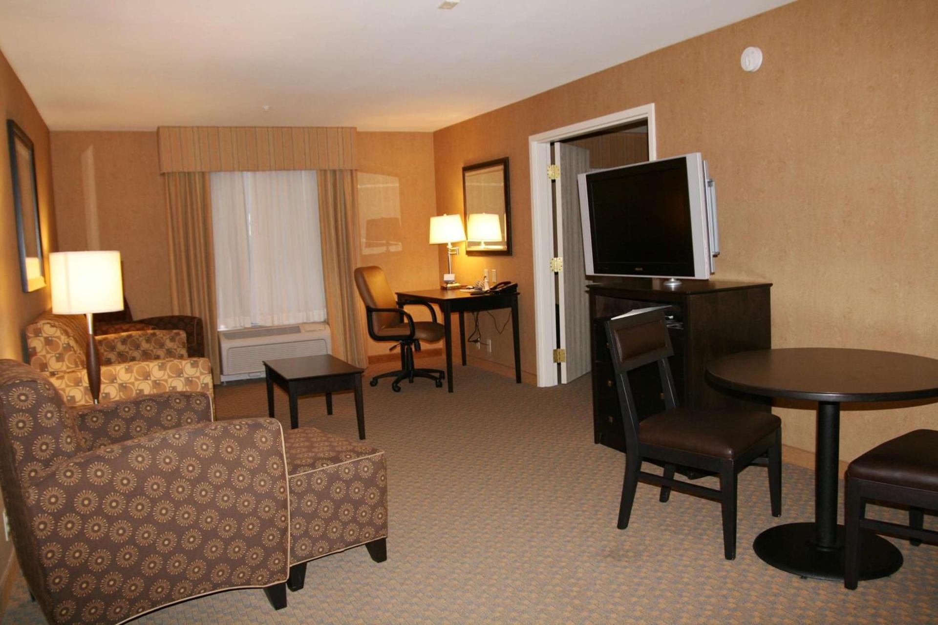 Hampton Inn and Suites Barstow photo 9