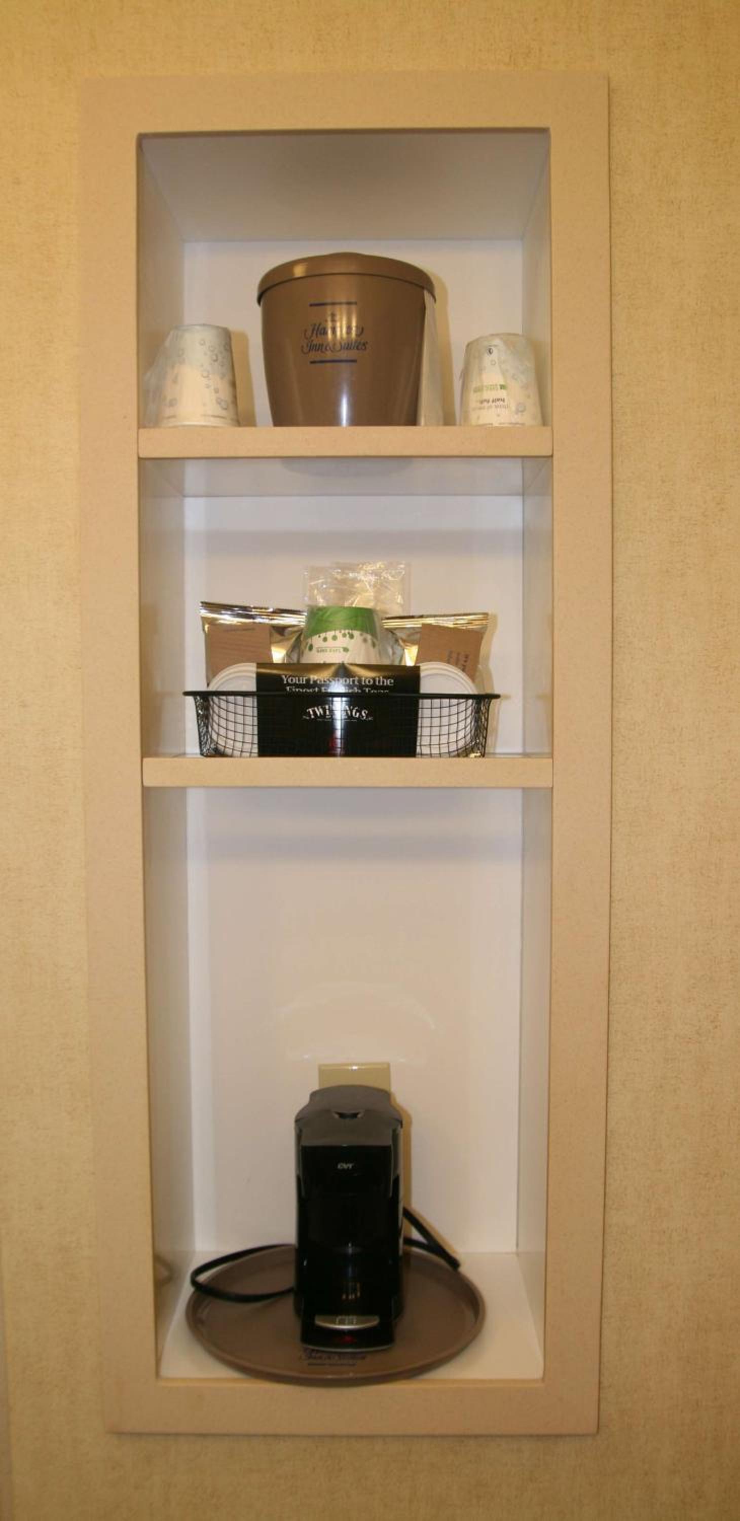 Hampton Inn and Suites Barstow photo 30