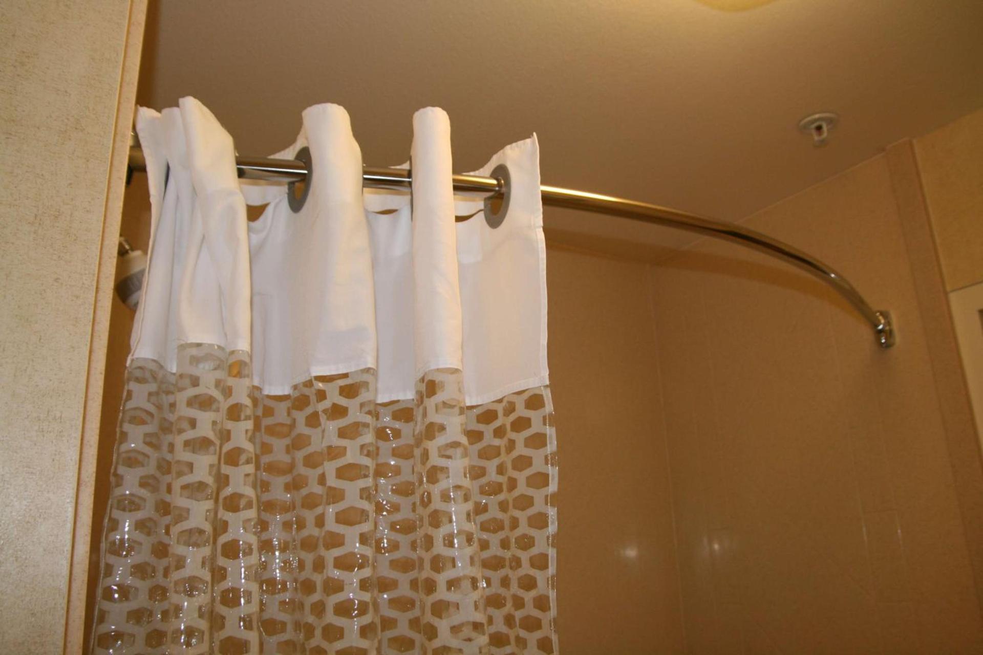 Hampton Inn and Suites Barstow photo 33