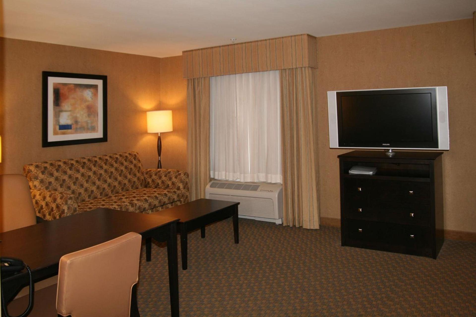 Hampton Inn and Suites Barstow photo 42