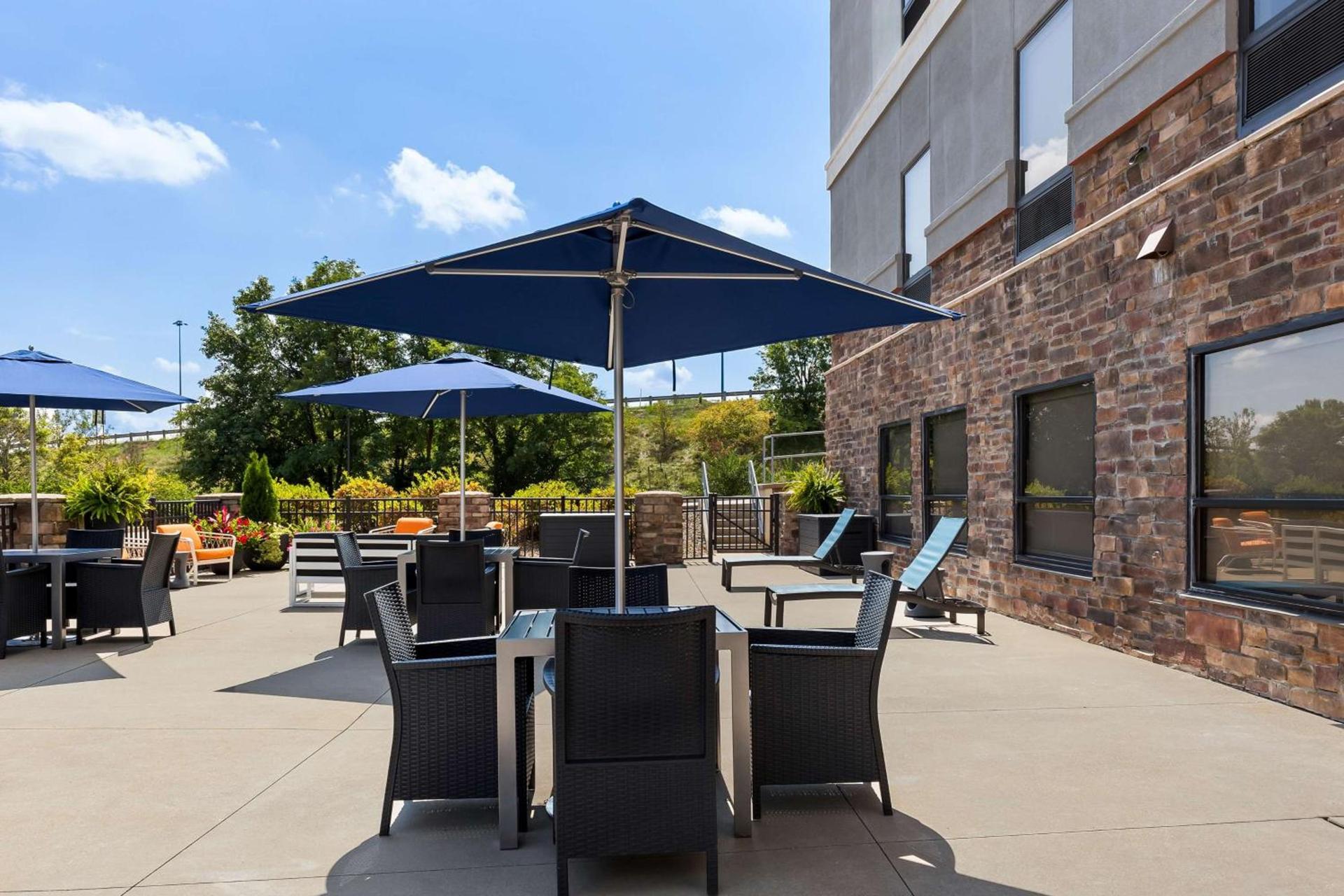 Hampton Inn & Suites Canton photo 4