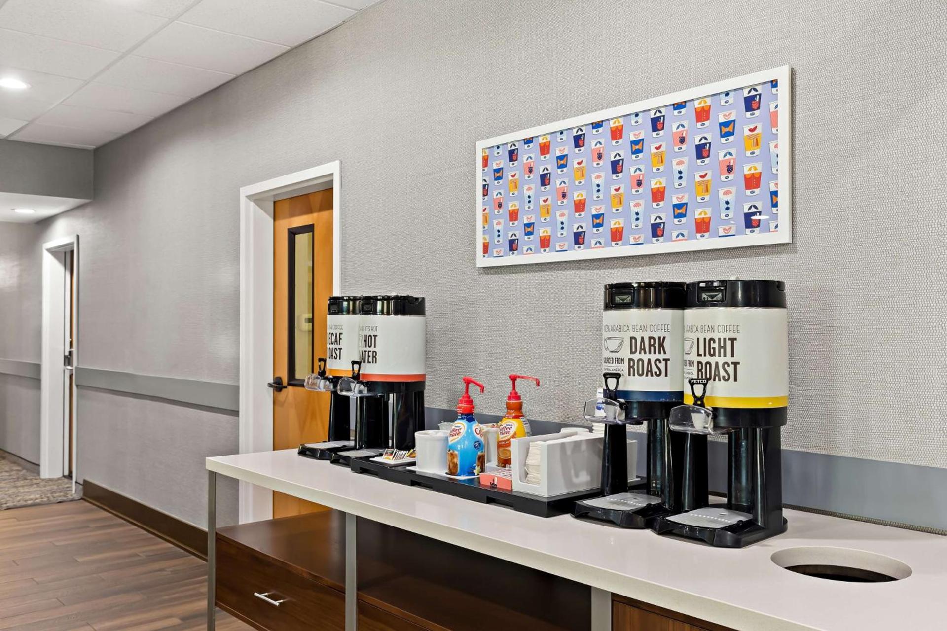 Hampton Inn & Suites Canton photo 9