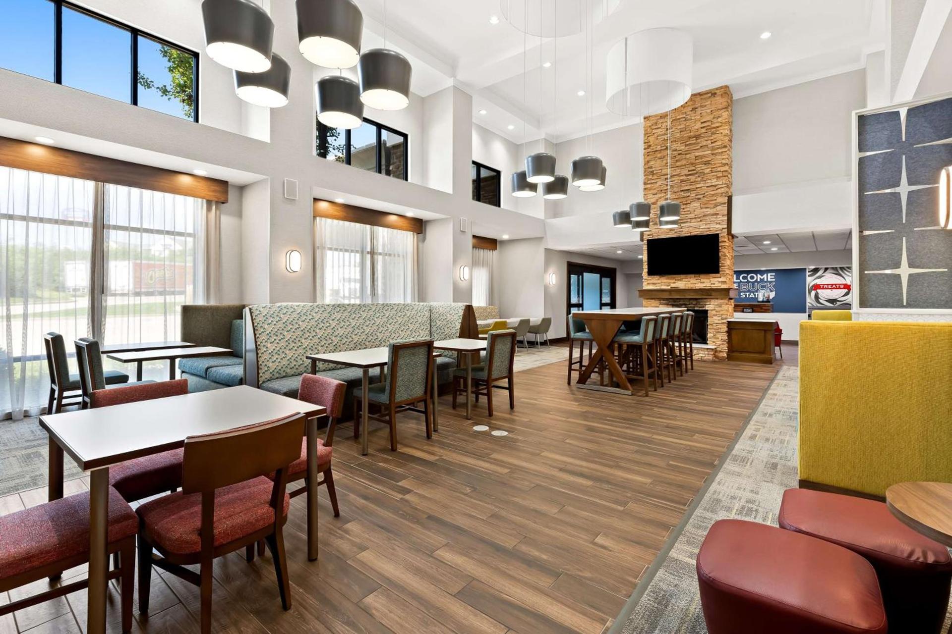 Hampton Inn & Suites Canton photo 10