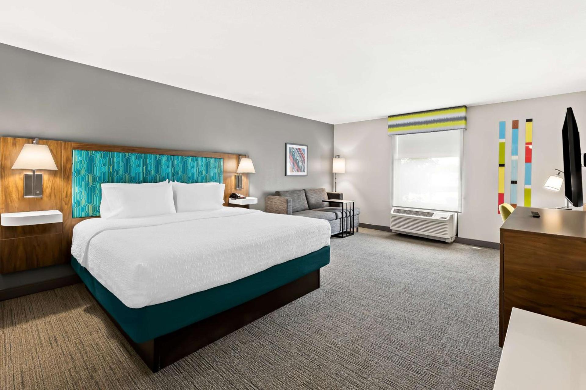 Hampton Inn & Suites Canton photo 14