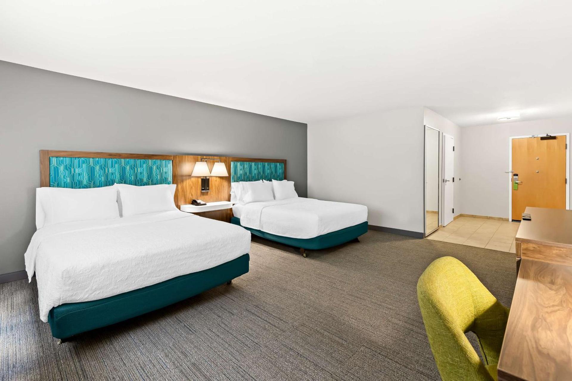 Hampton Inn & Suites Canton photo 15