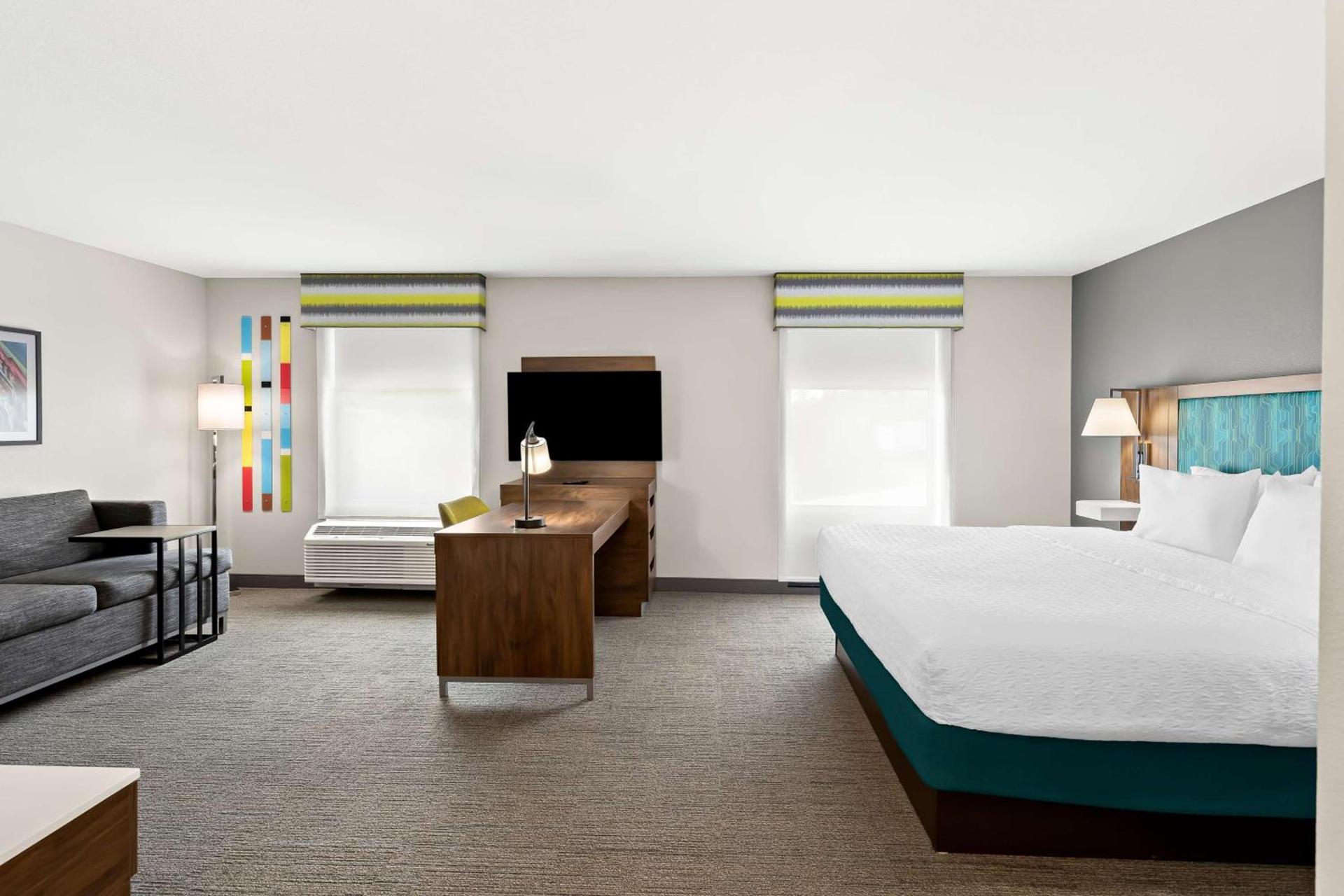 Hampton Inn & Suites Canton photo 27