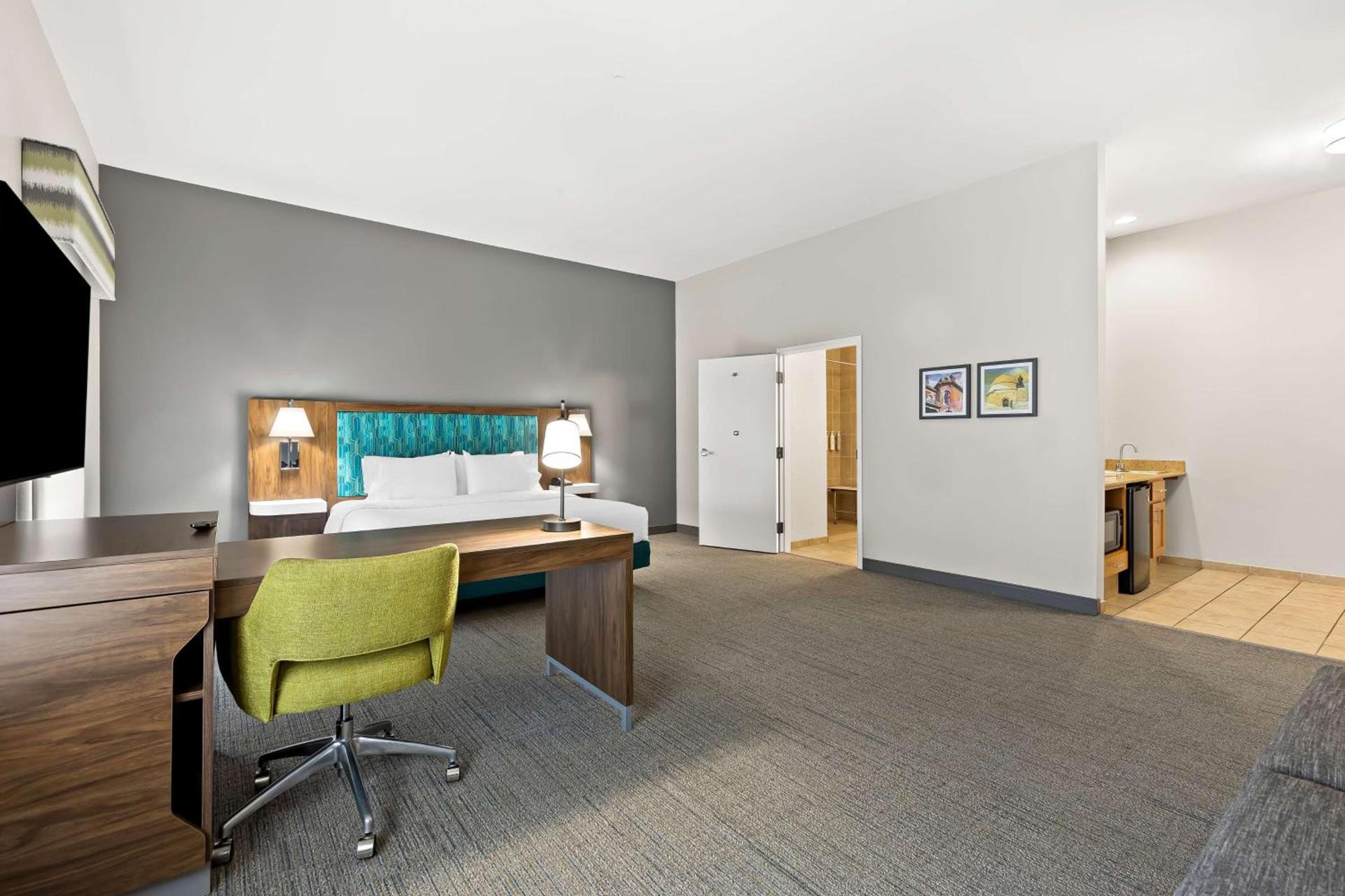 Hampton Inn & Suites Canton photo 30