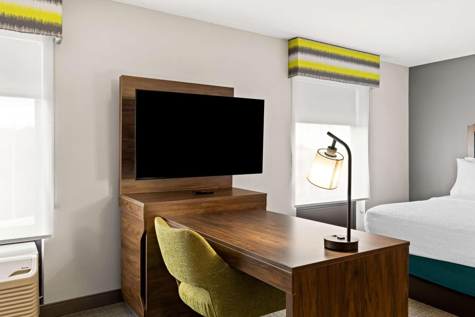 Hampton Inn & Suites Canton photo 32