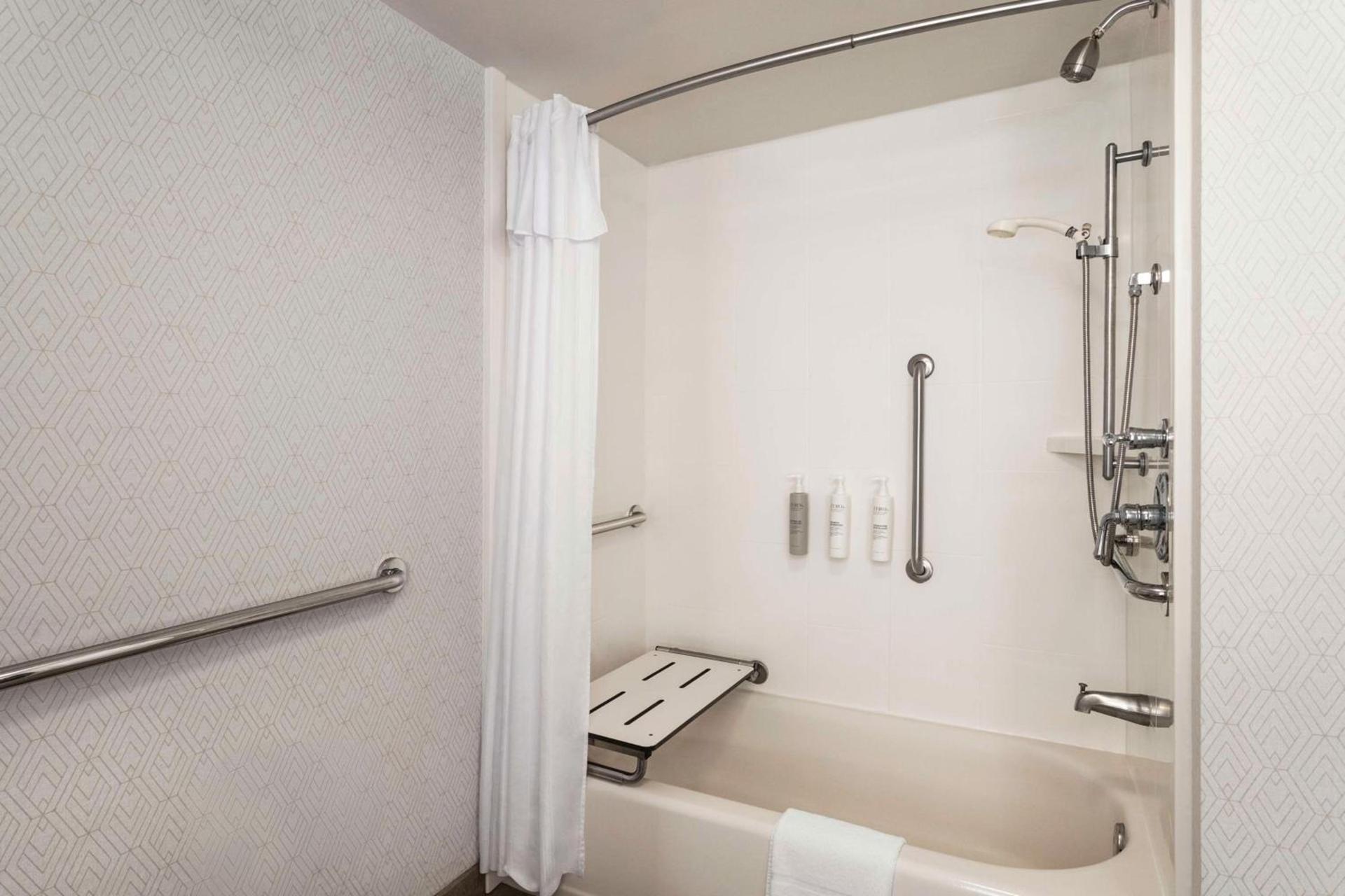 Hampton Inn Columbia-Downtown Historic District photo 33