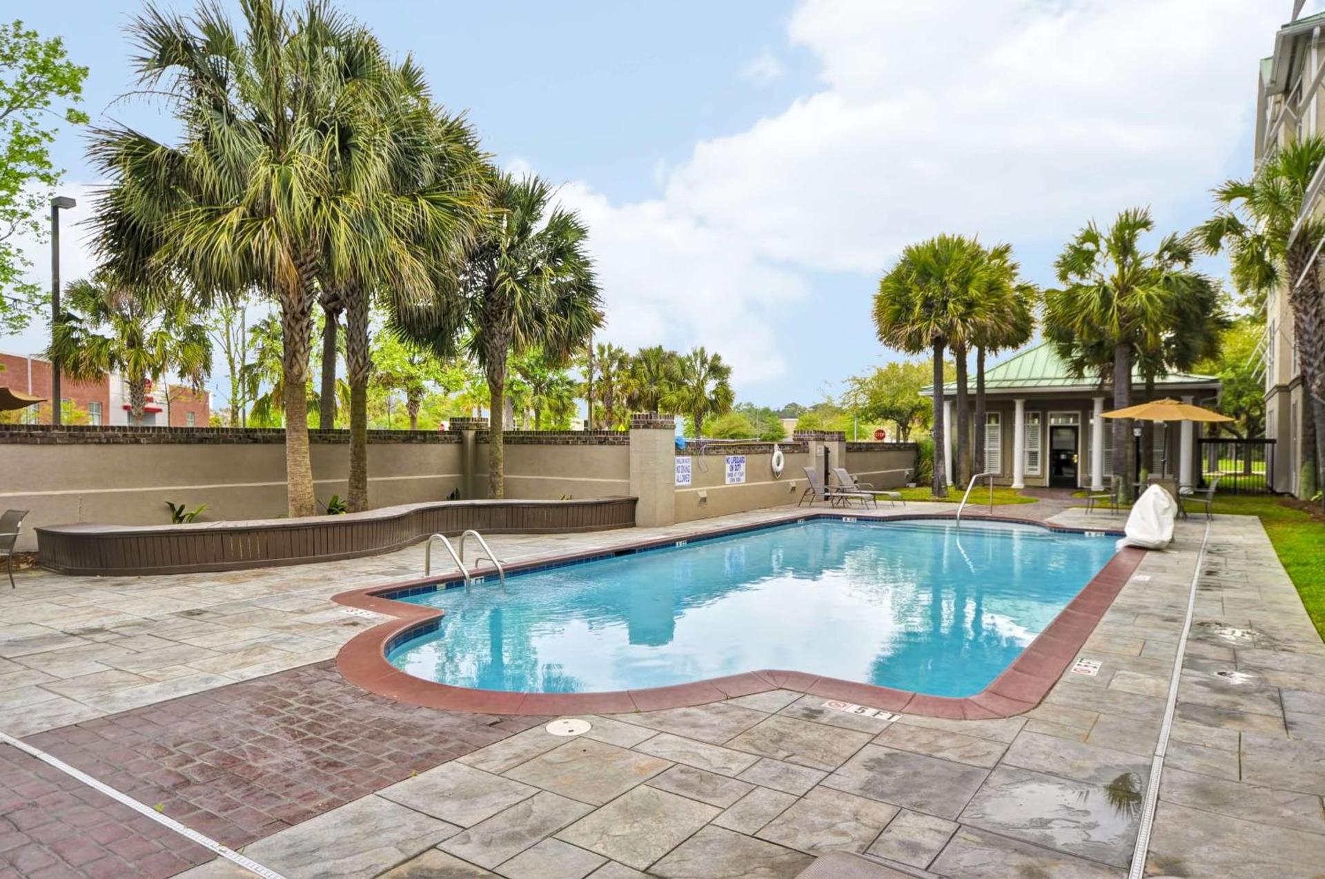 Hampton Inn & Suites Charleston-West Ashley photo 7