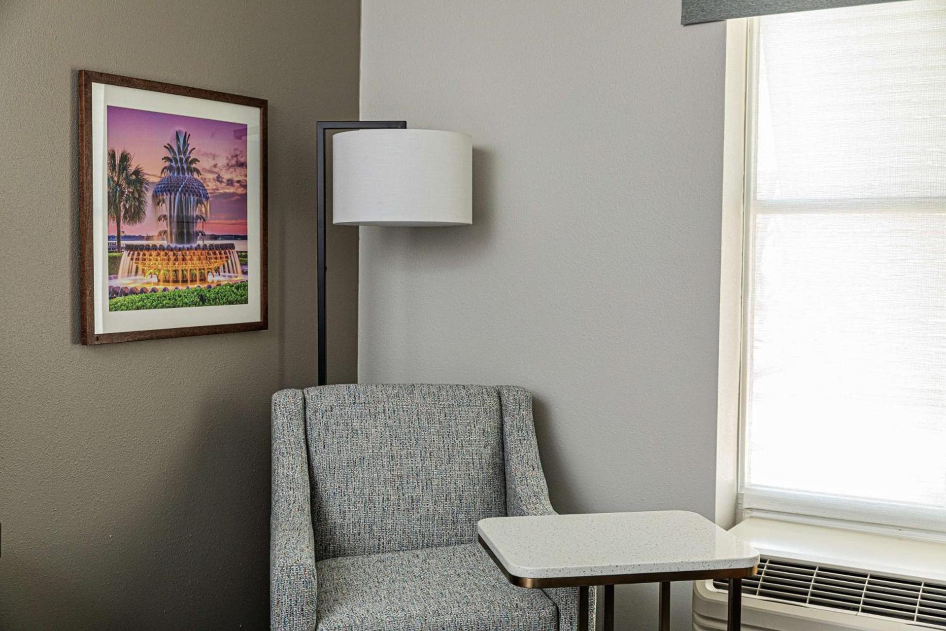 Hampton Inn & Suites Charleston-West Ashley photo 19