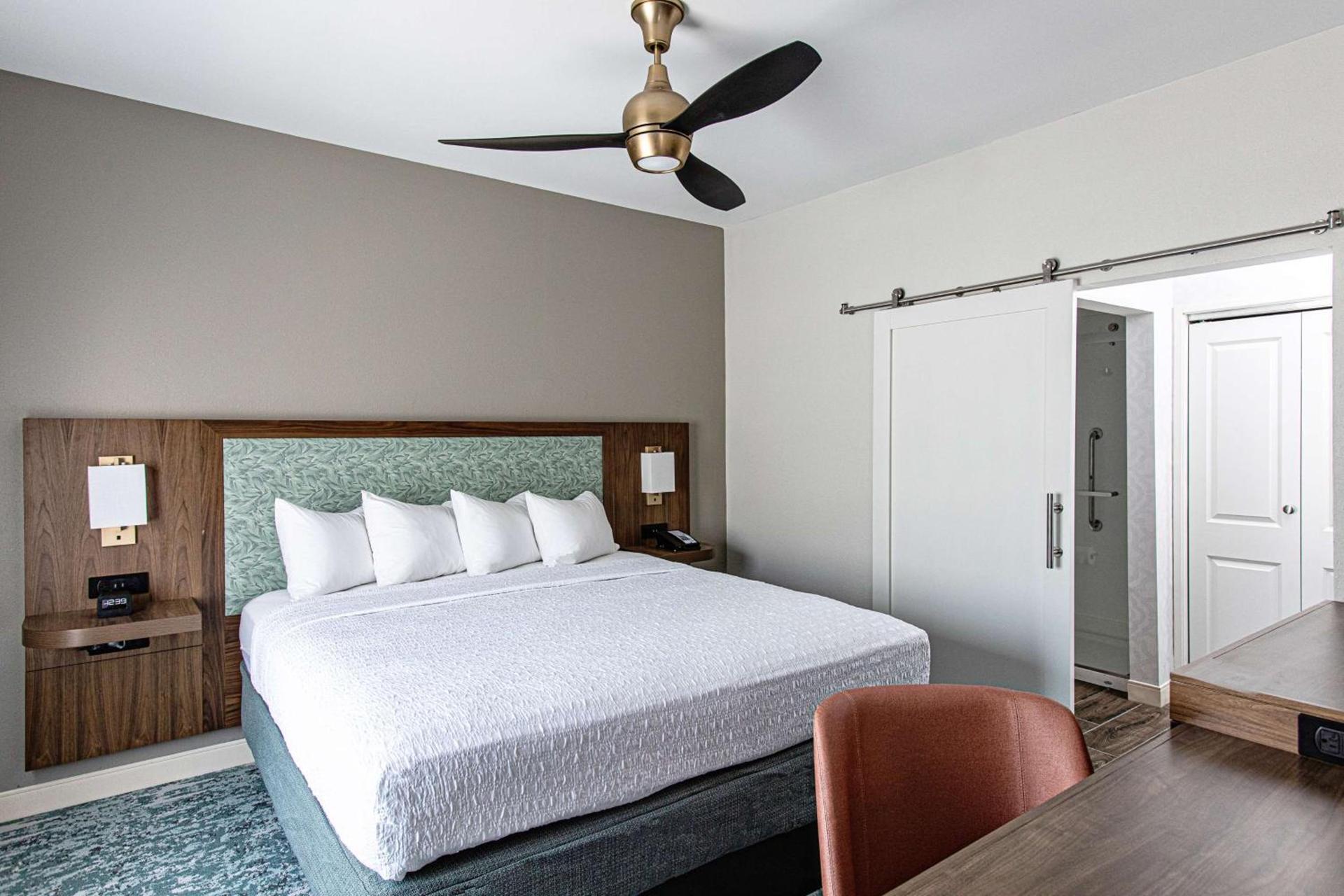 Hampton Inn & Suites Charleston-West Ashley photo 21