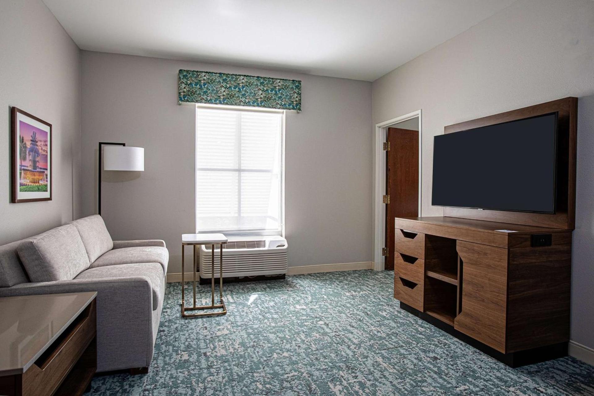 Hampton Inn & Suites Charleston-West Ashley photo 24