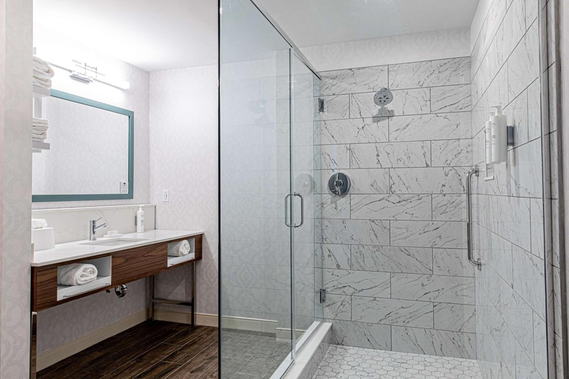 Hampton Inn & Suites Charleston-West Ashley photo 29