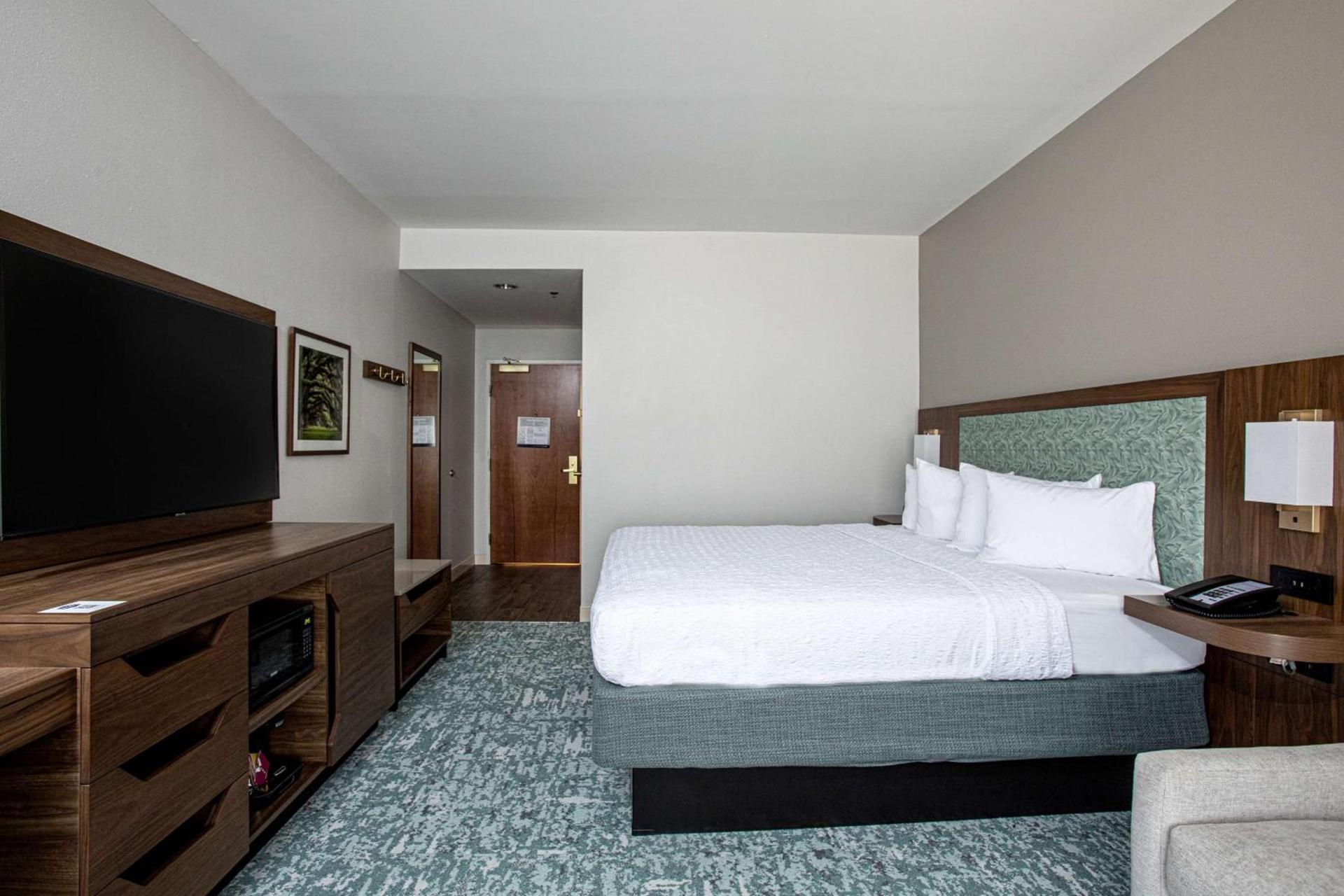 Hampton Inn & Suites Charleston-West Ashley photo 30
