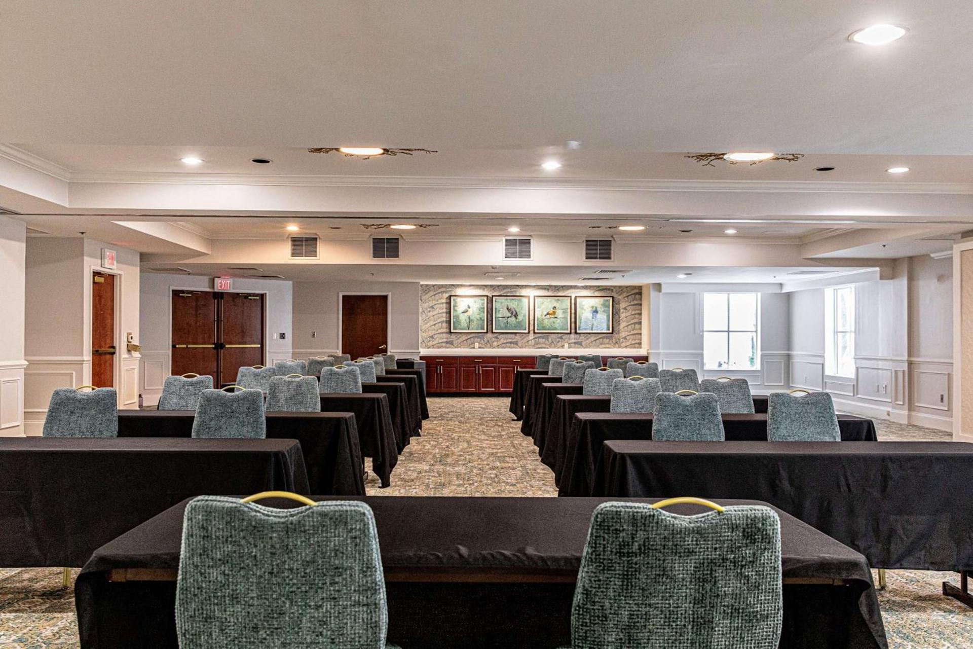 Hampton Inn & Suites Charleston-West Ashley photo 51