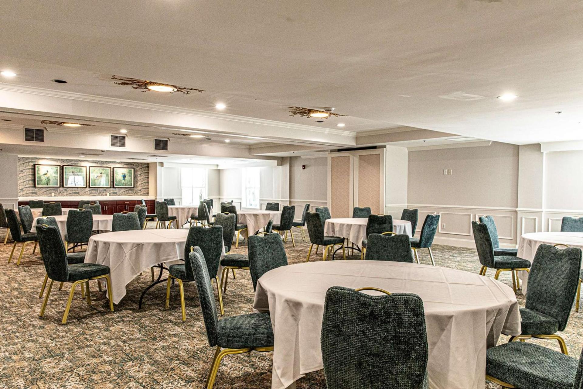 Hampton Inn & Suites Charleston-West Ashley photo 54