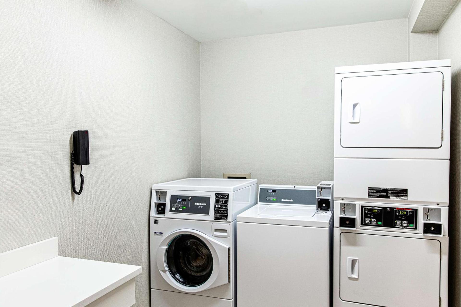 Hampton Inn & Suites Charleston-West Ashley photo 56
