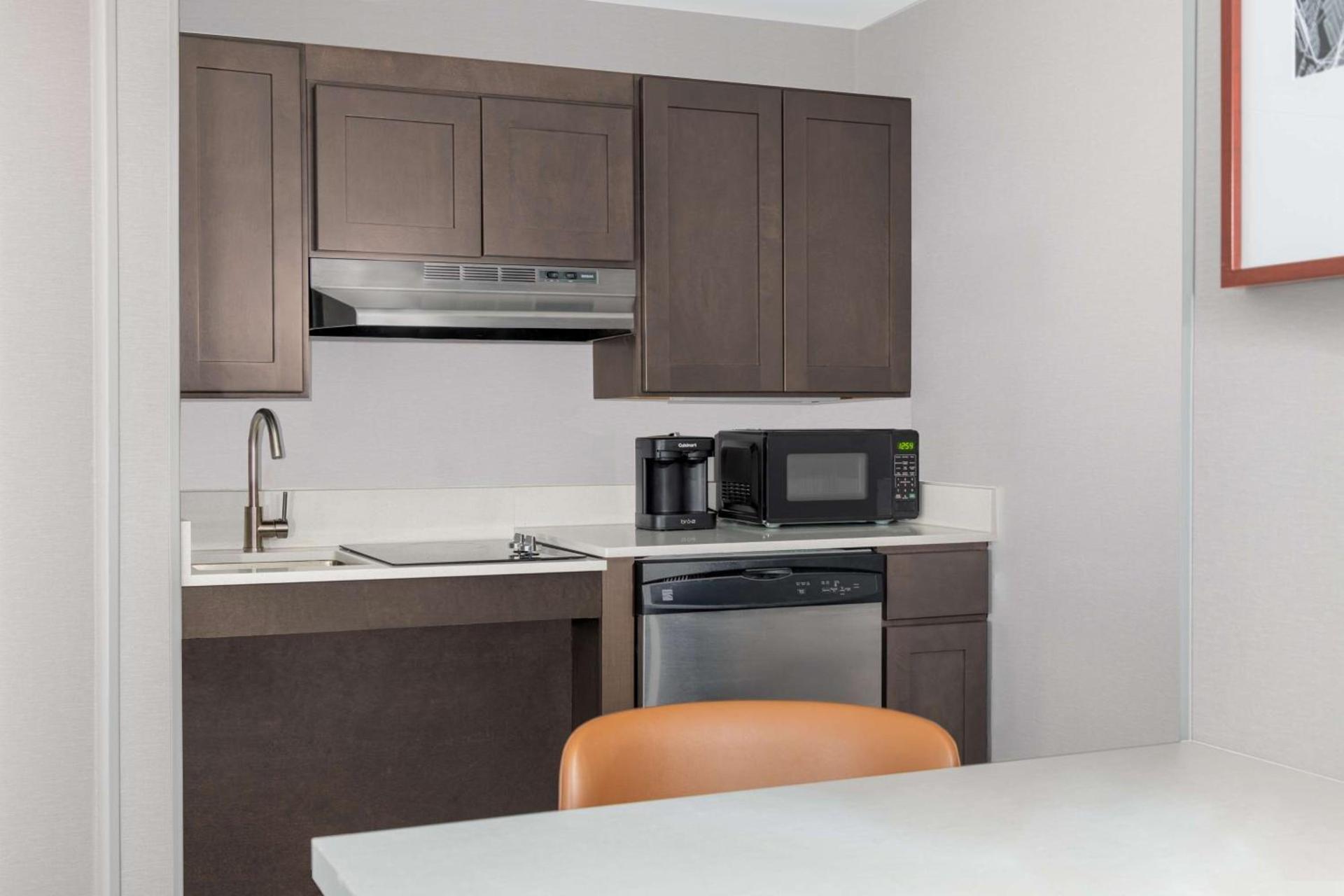 Homewood Suites by Hilton Detroit-Troy photo 42